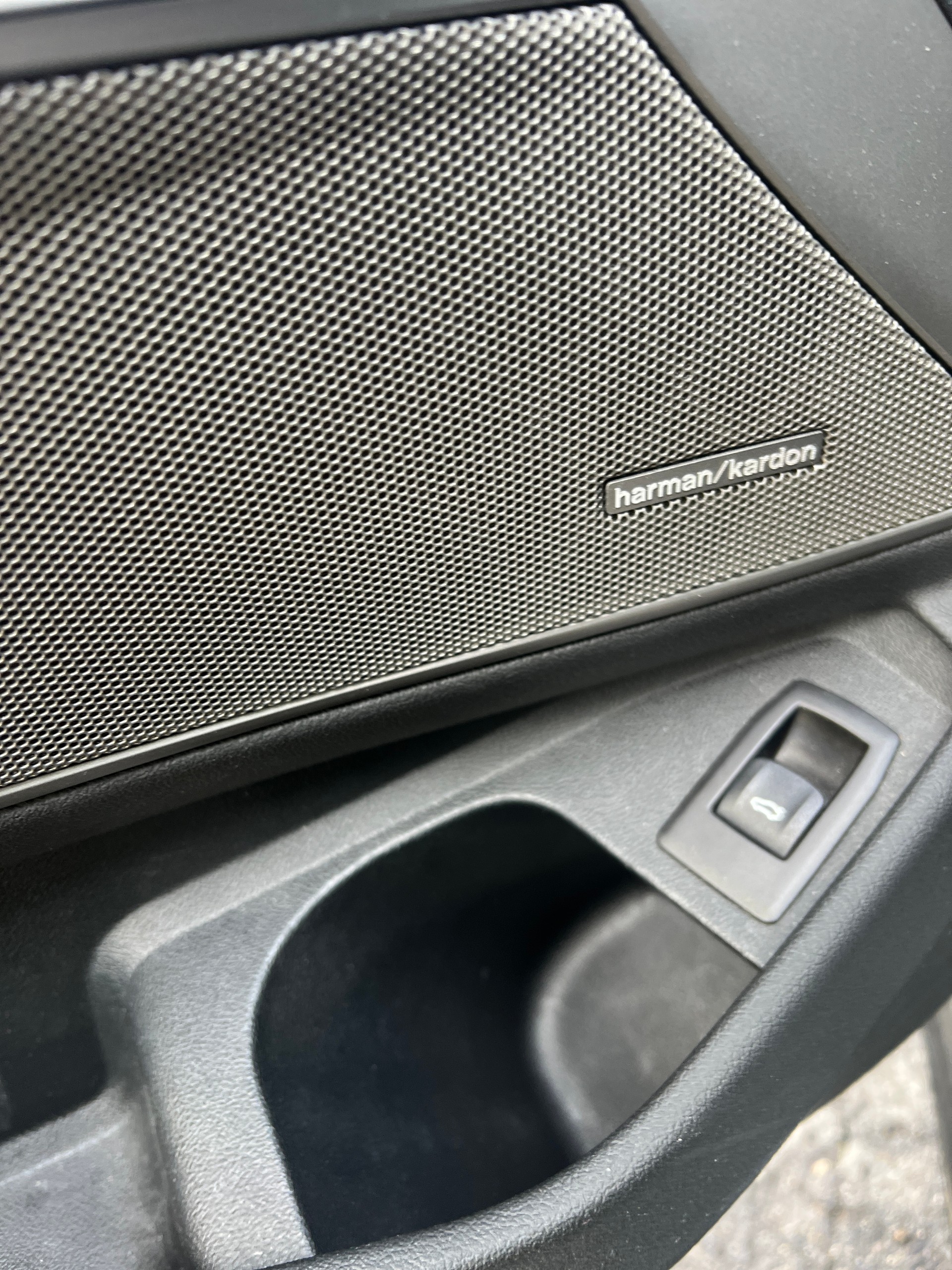 BMW 320d xDrive Touring M Sport Steptronic-image-6