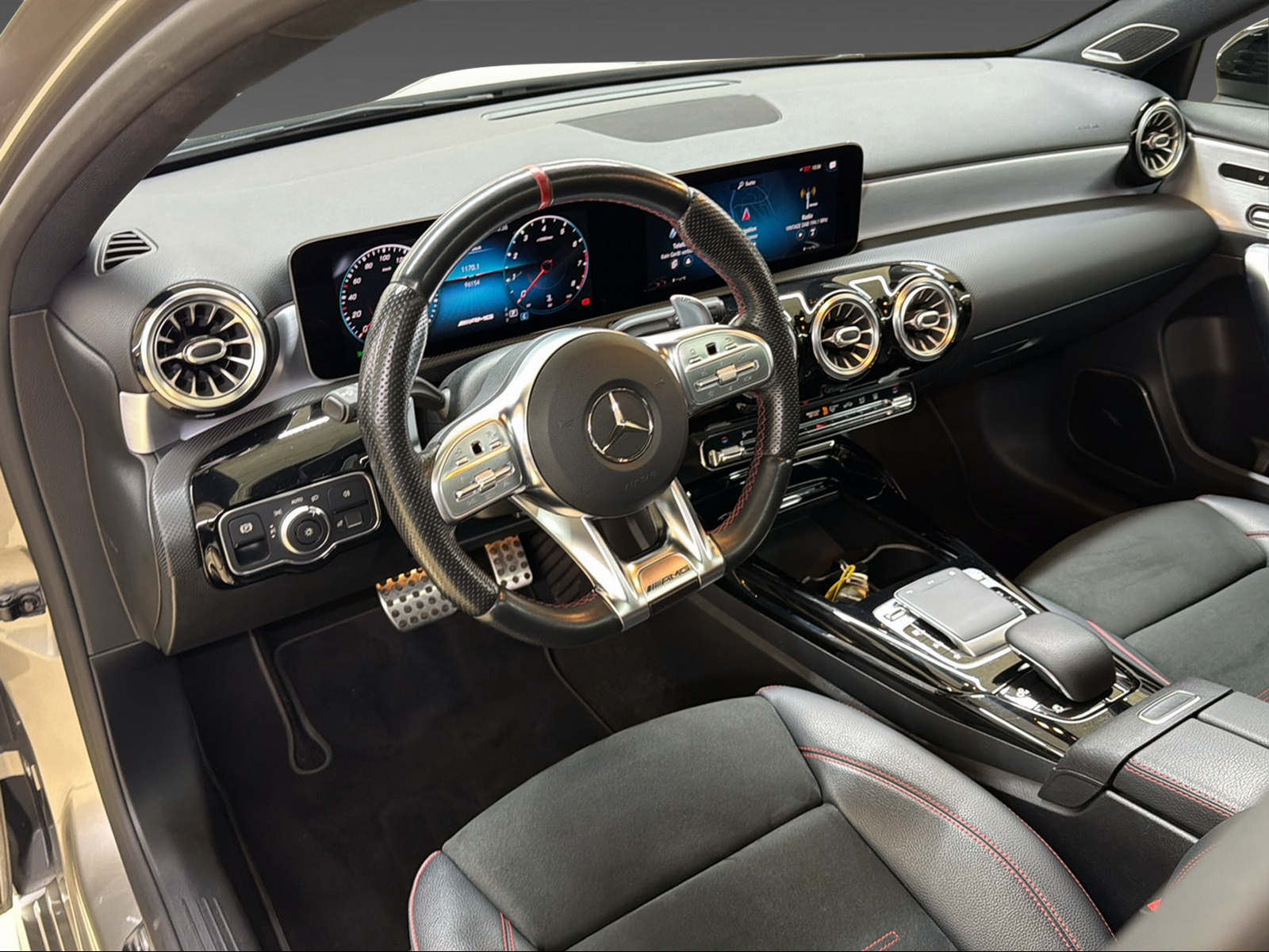MERCEDES-BENZ A 35 4Matic-image-6