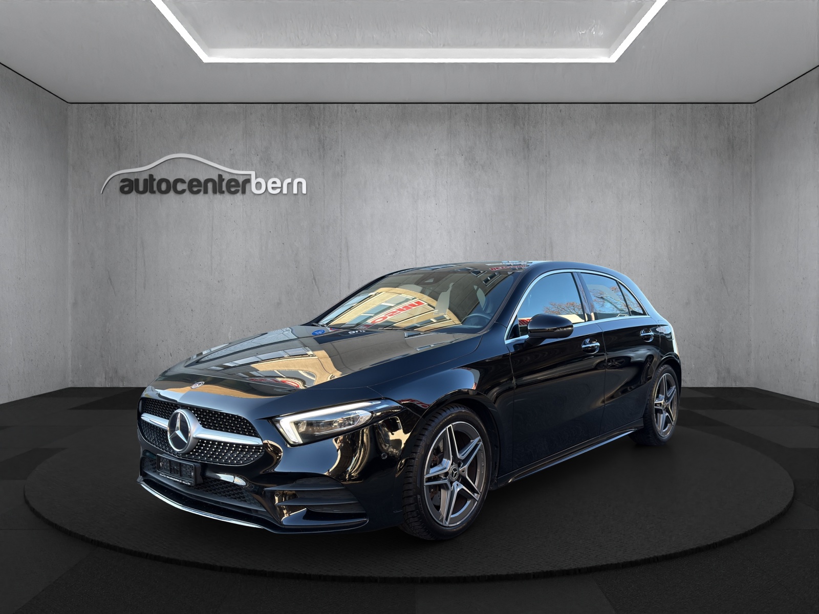 MERCEDES-BENZ A 220 AMG Line 7G-DCT 4Matic-image-2