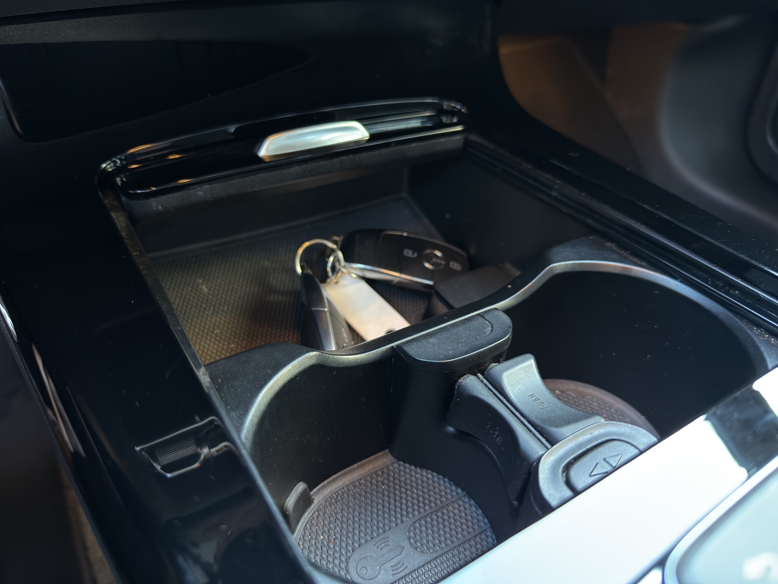 MERCEDES-BENZ A 220 AMG Line 7G-DCT 4Matic-image-14