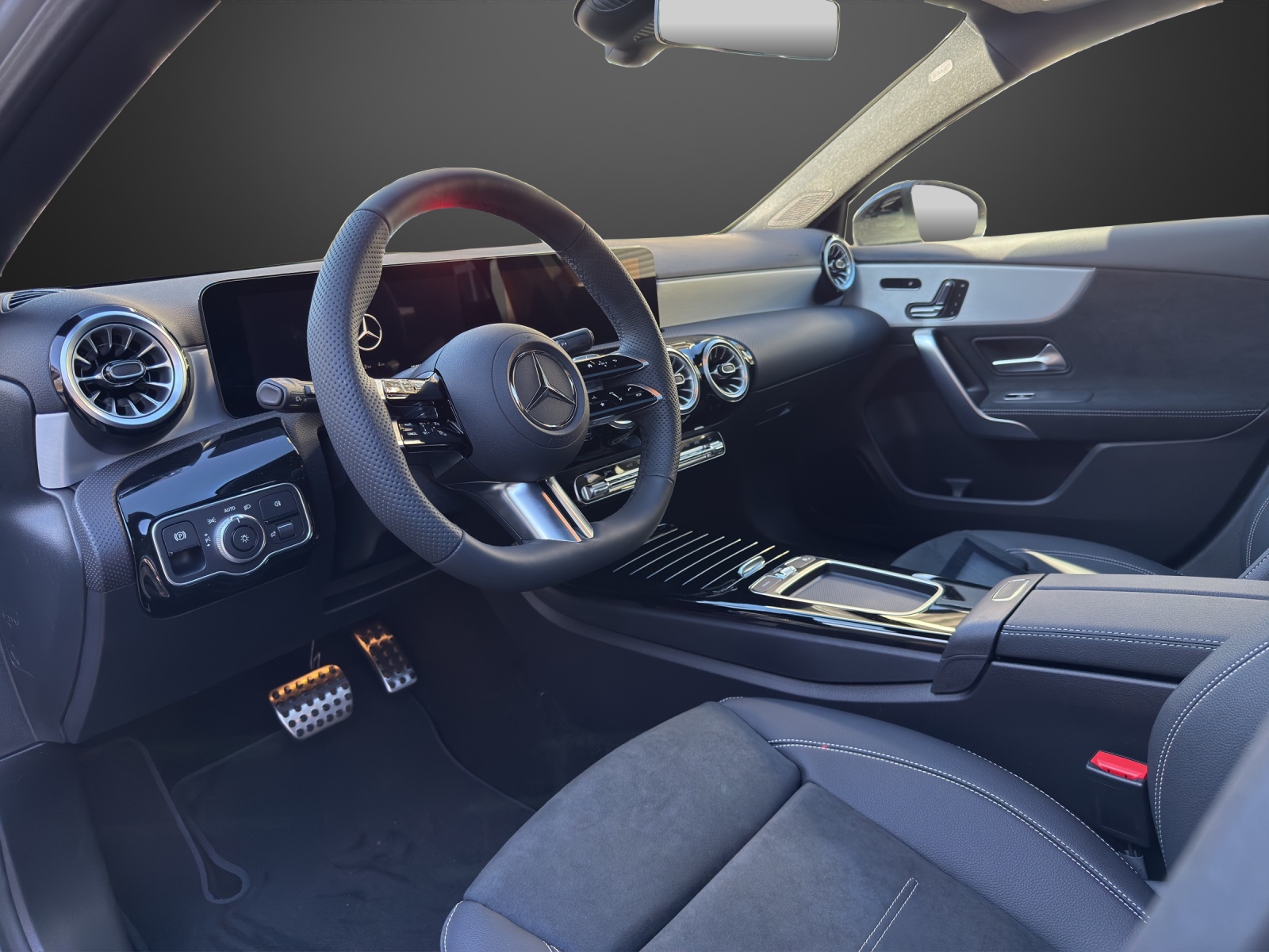MERCEDES-BENZ A 220 4Matic 8G-DCT-image-9
