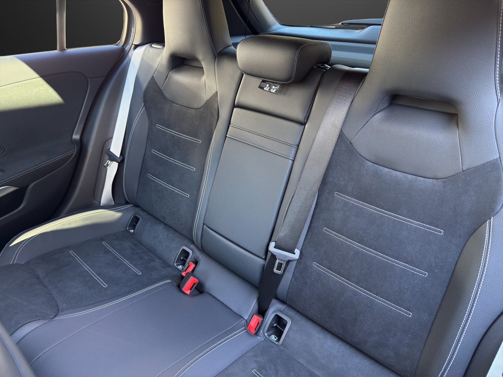 MERCEDES-BENZ A 220 4Matic 8G-DCT-image-14