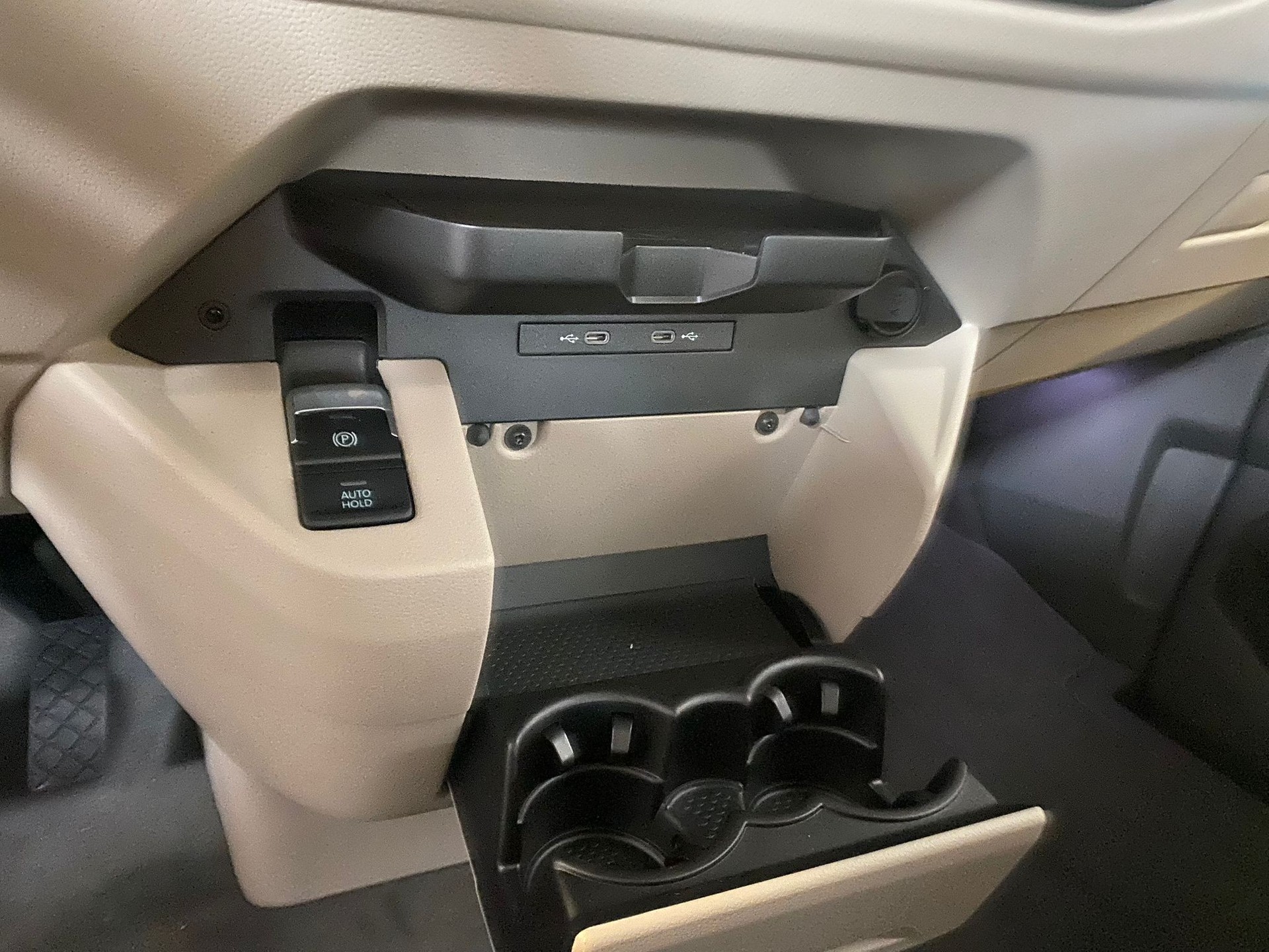 VW Multivan 1.5 eHybrid Life Lang DSG-image-9