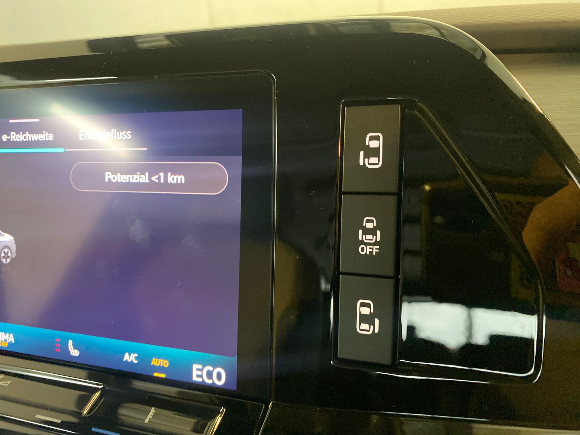 VW Multivan 1.5 eHybrid Life Lang DSG-image-12