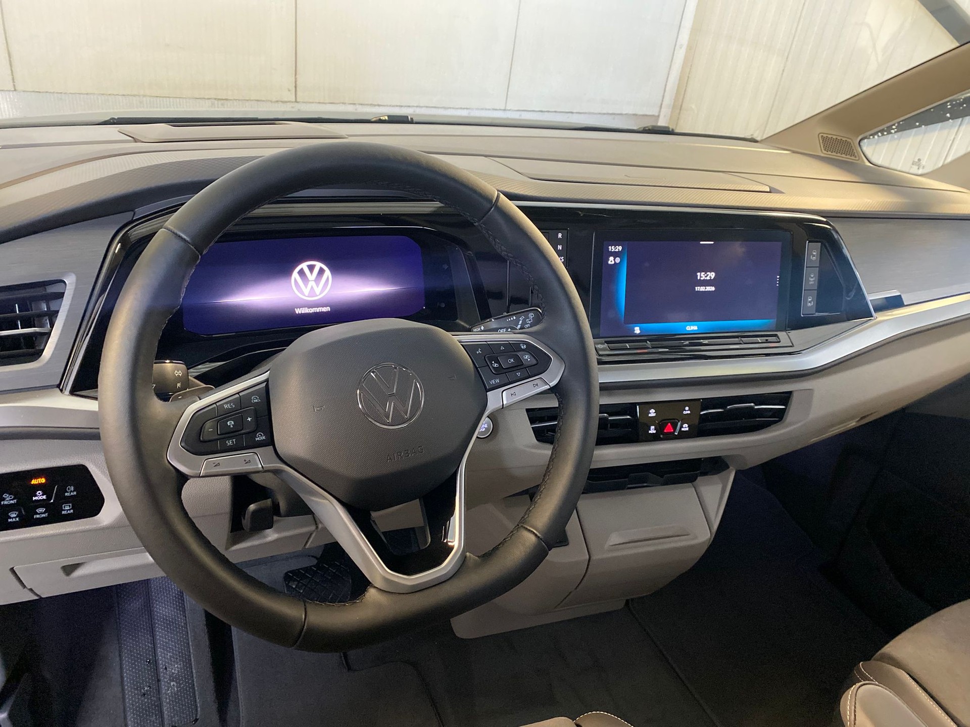 VW Multivan 1.5 eHybrid Life Lang DSG-image-24