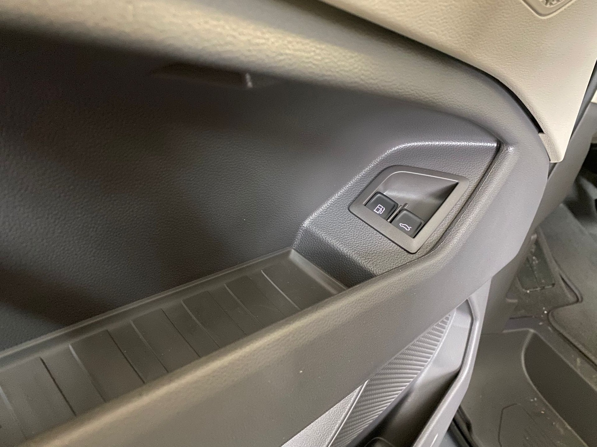 VW Multivan 1.5 eHybrid Life Lang DSG-image-7