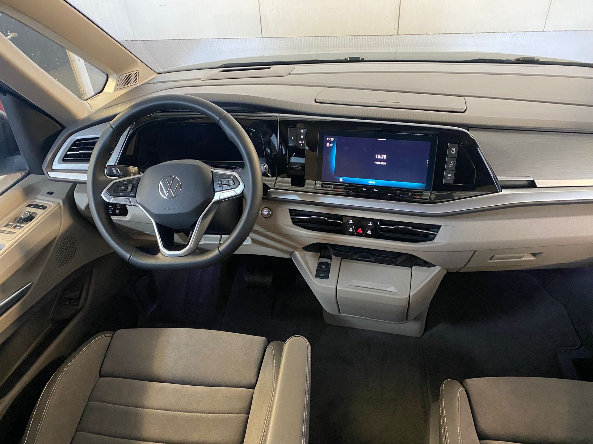 VW Multivan 1.5 eHybrid Life Lang DSG-image-22