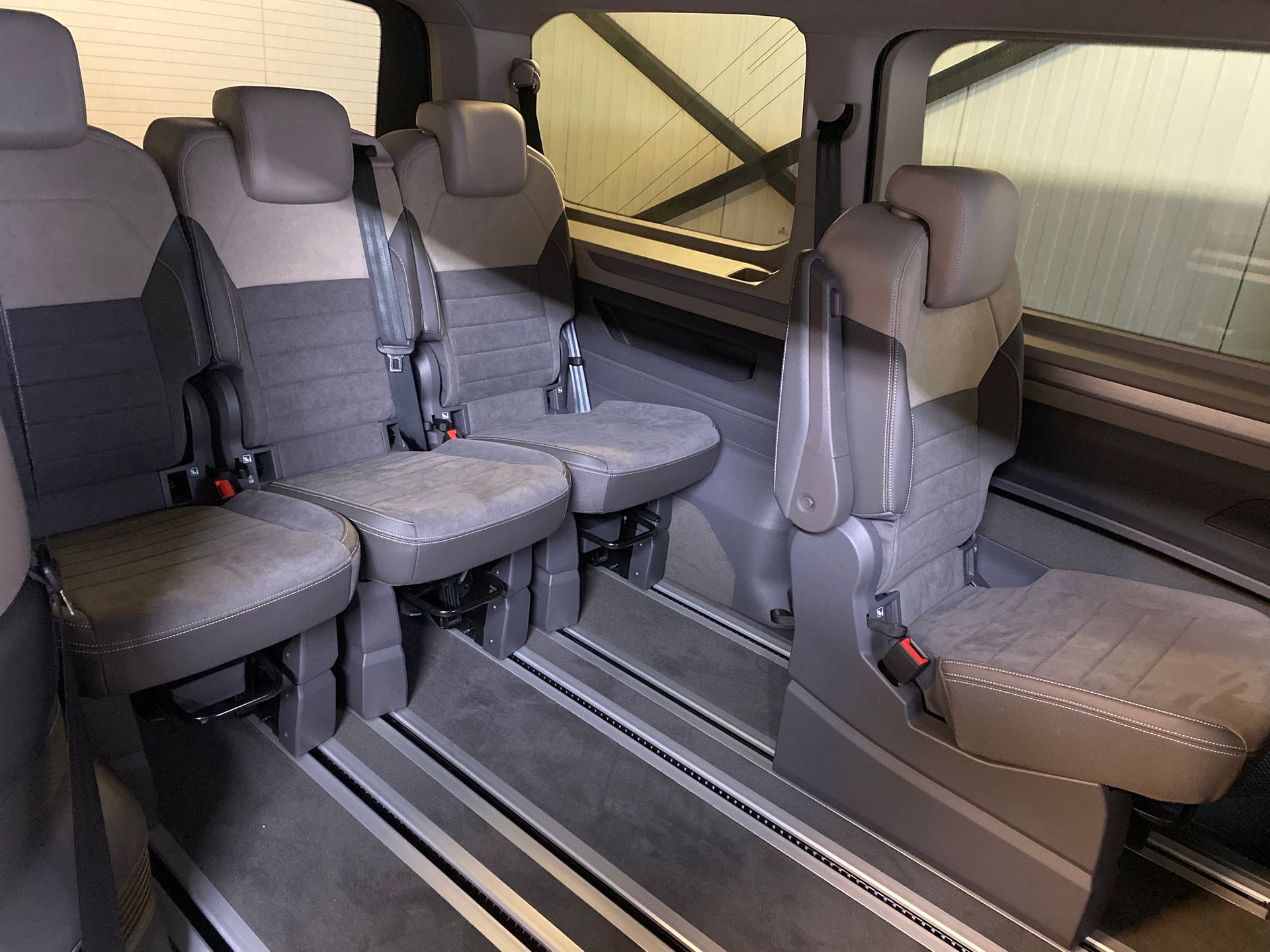 VW Multivan 1.5 eHybrid Life Lang DSG-image-14
