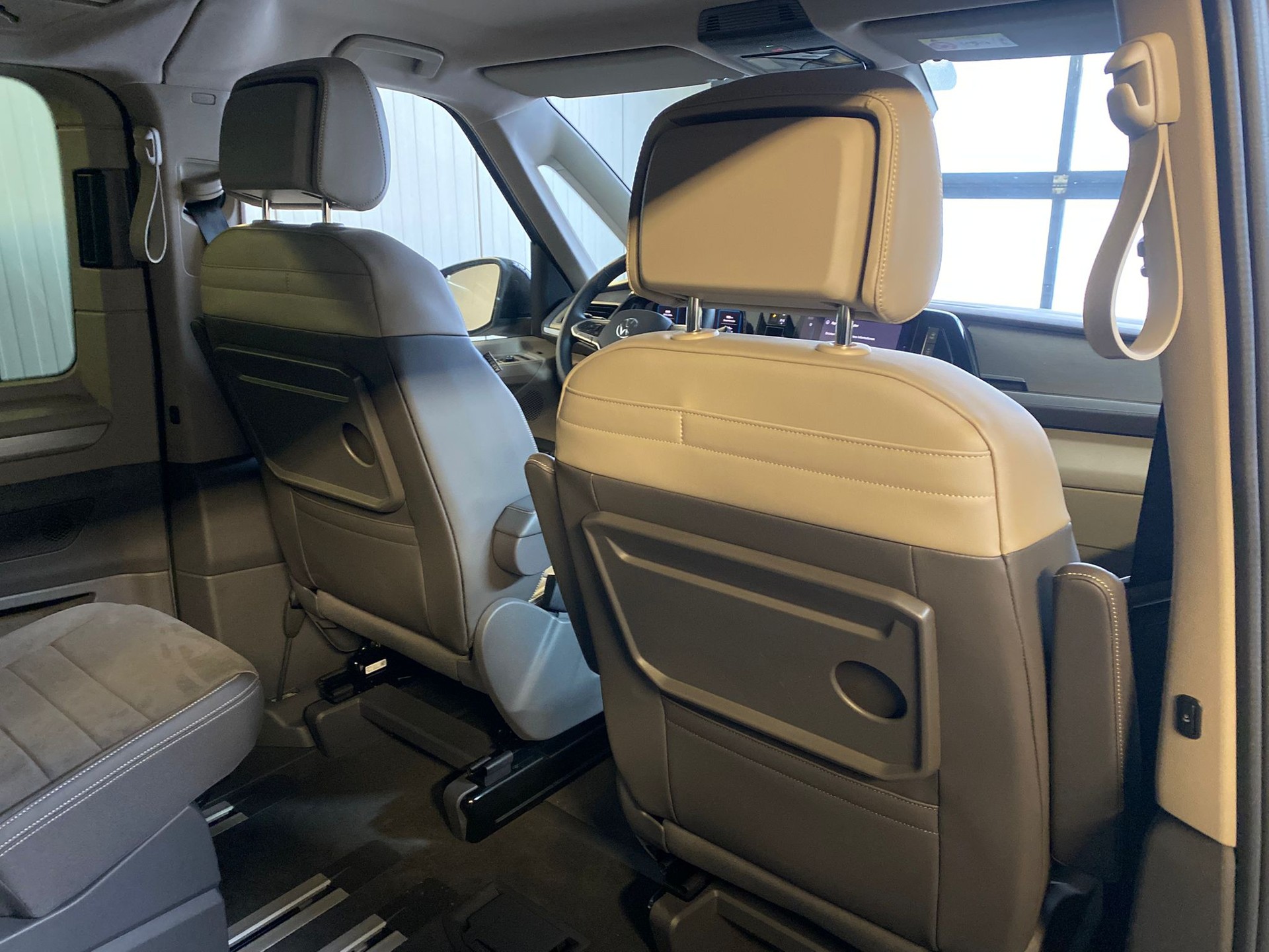 VW Multivan 1.5 eHybrid Life Lang DSG-image-15