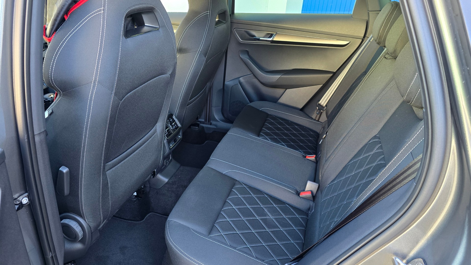 SKODA Karoq 2.0 TSI SportLine 4x4 DSG-image-10