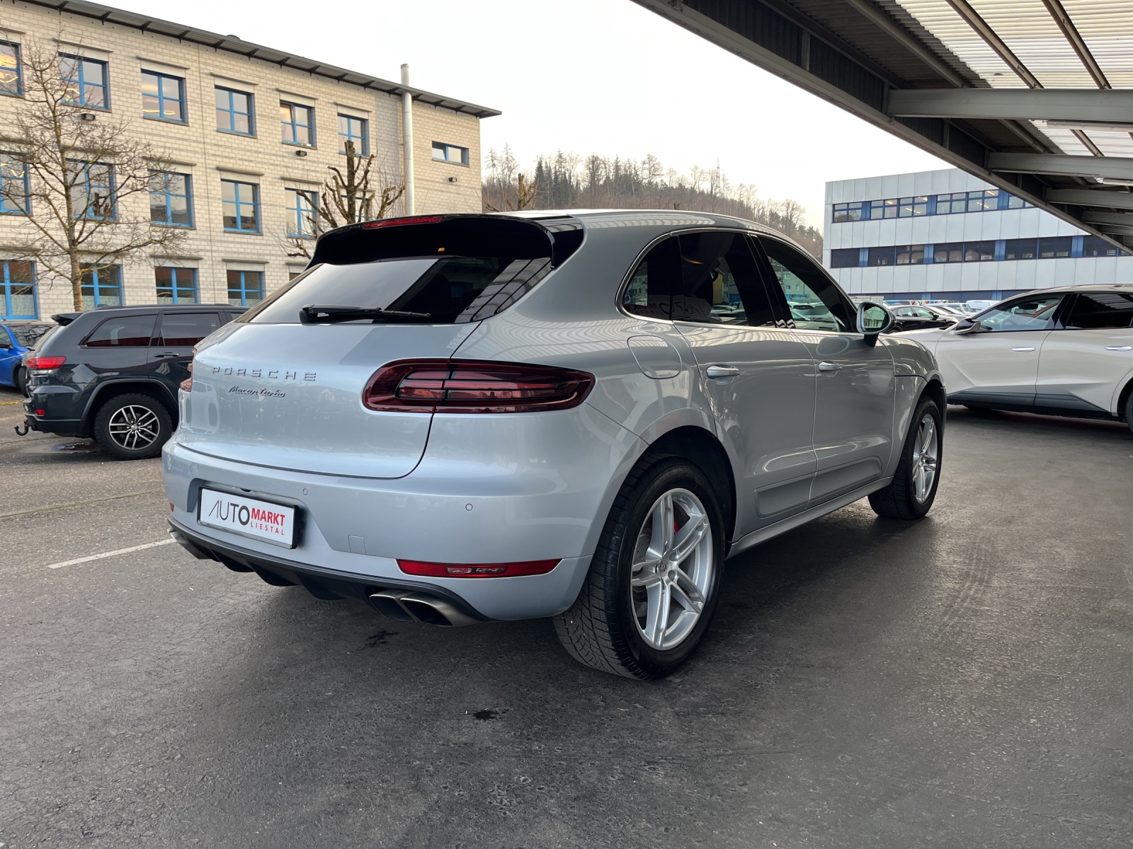 PORSCHE Macan Turbo PDK-image-4