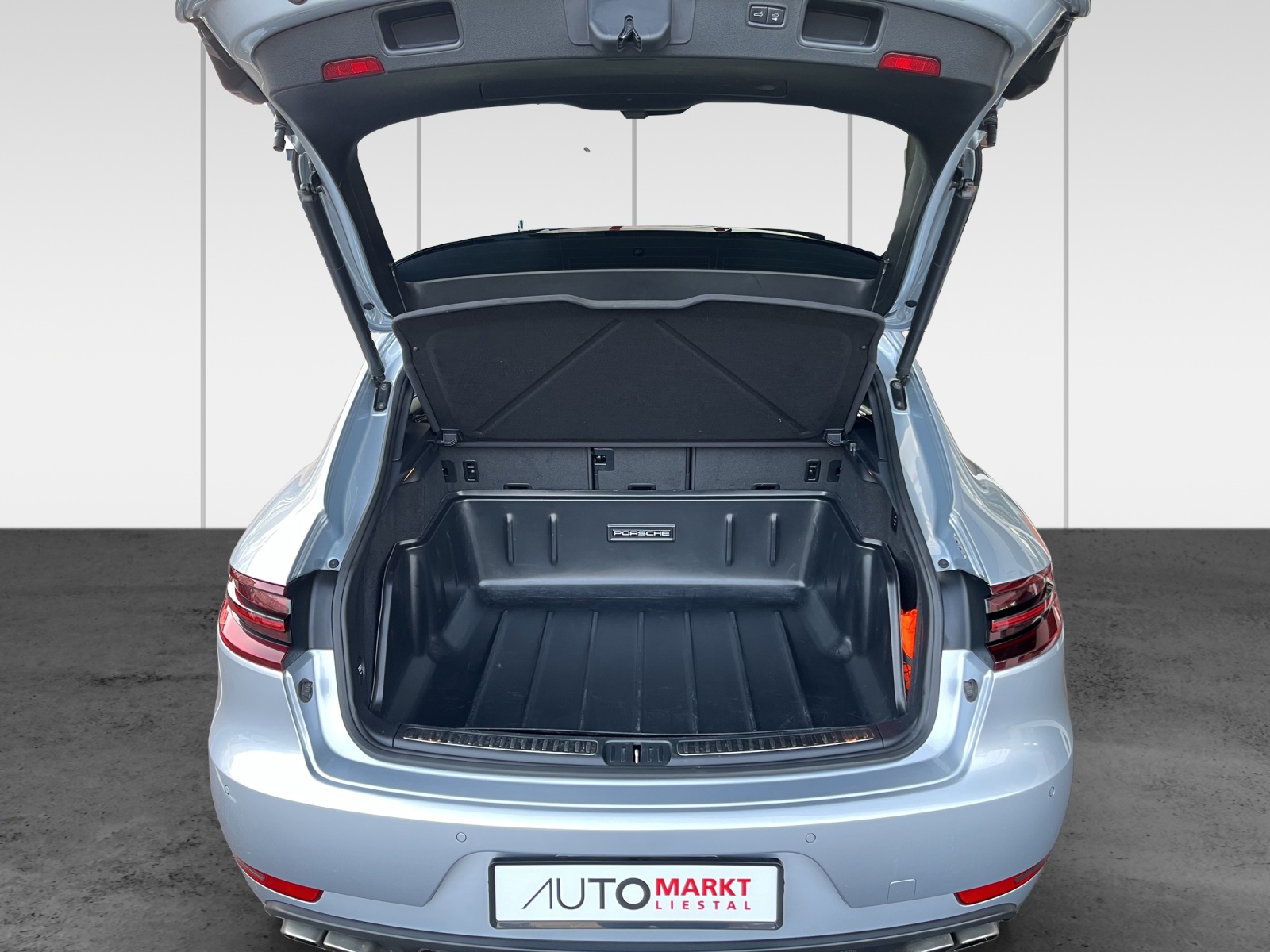 PORSCHE Macan Turbo PDK-image-12
