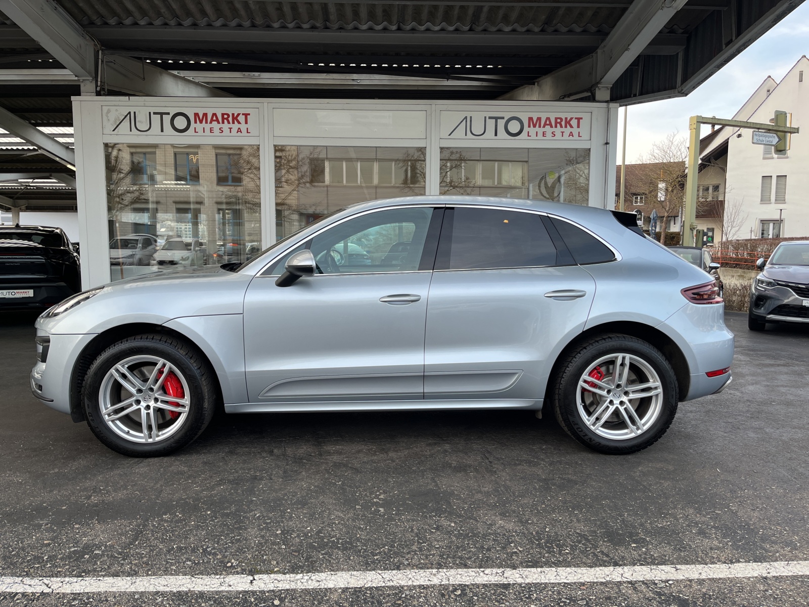 PORSCHE Macan Turbo PDK-image-1