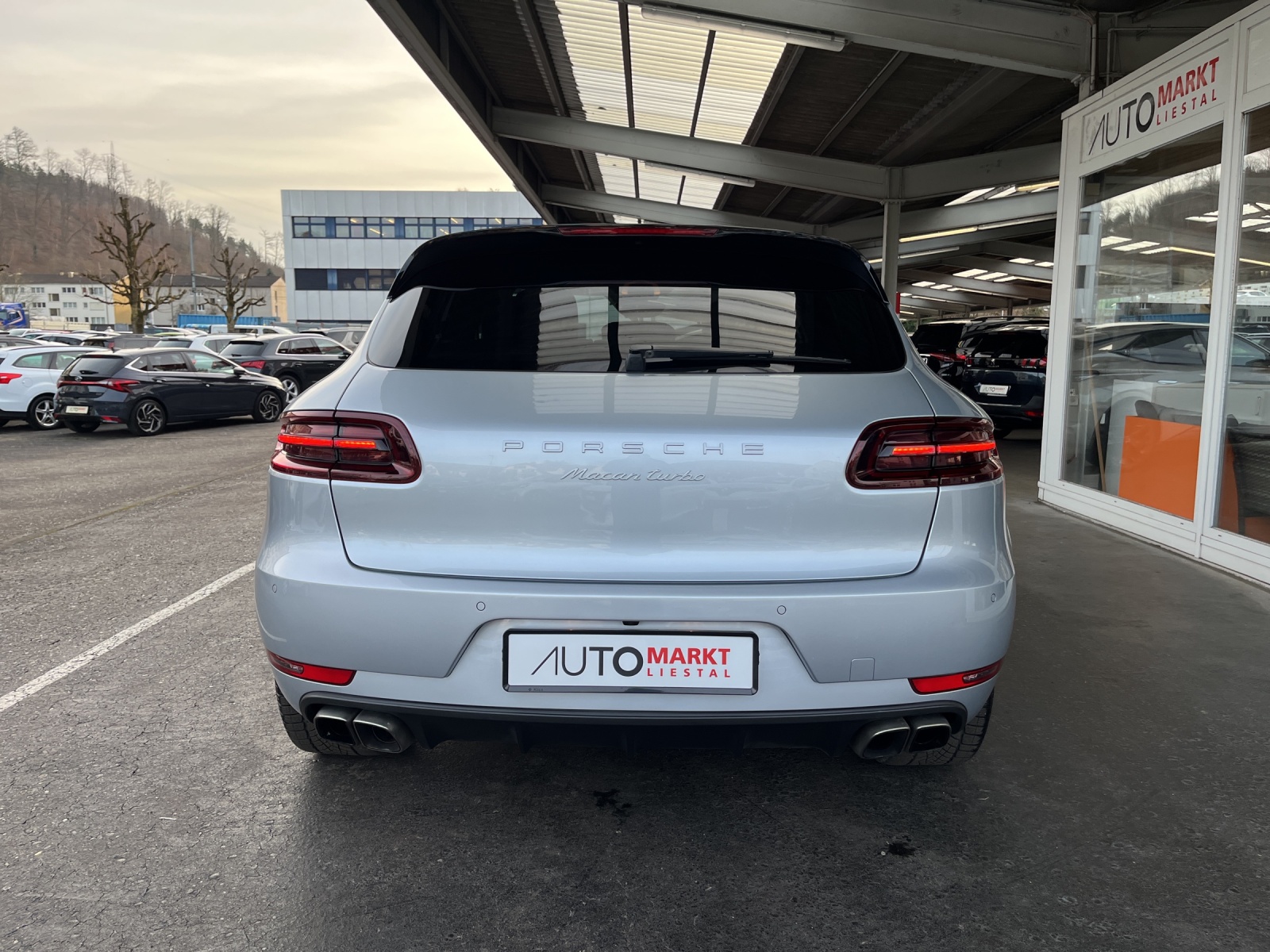 PORSCHE Macan Turbo PDK-image-3