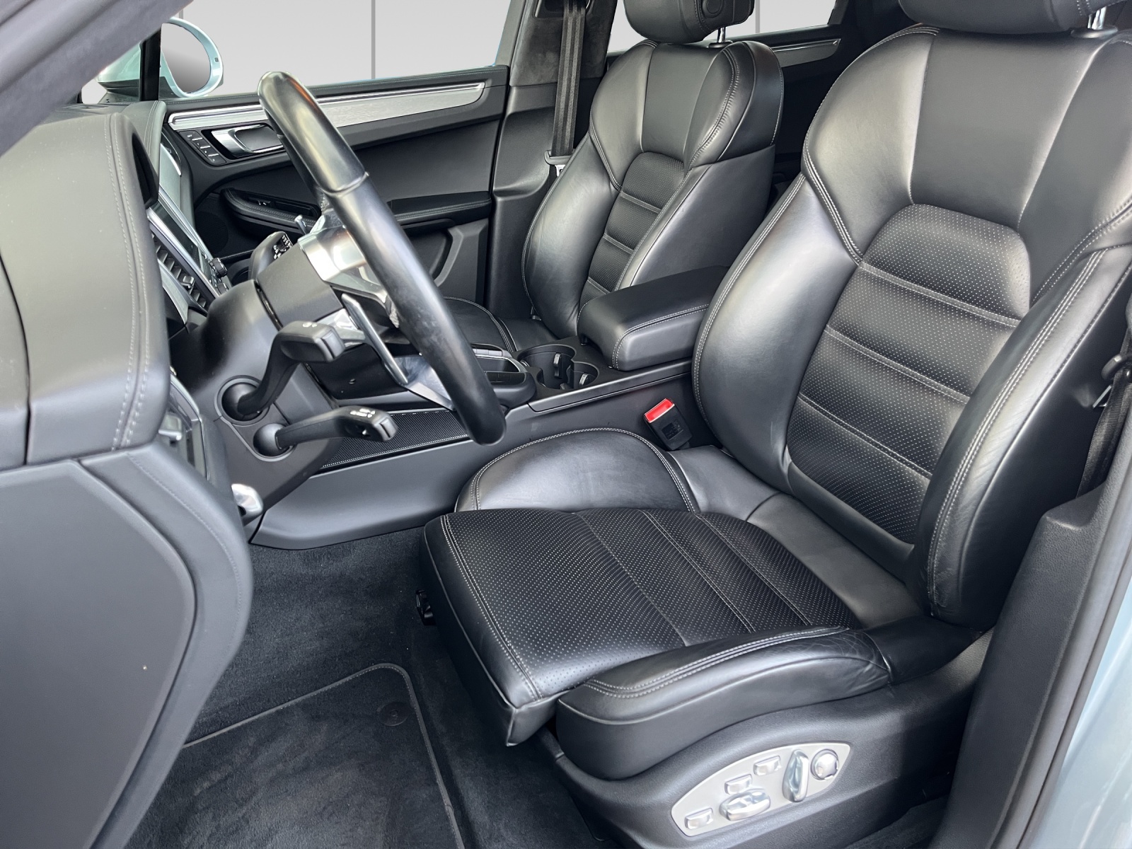 PORSCHE Macan Turbo PDK-image-6