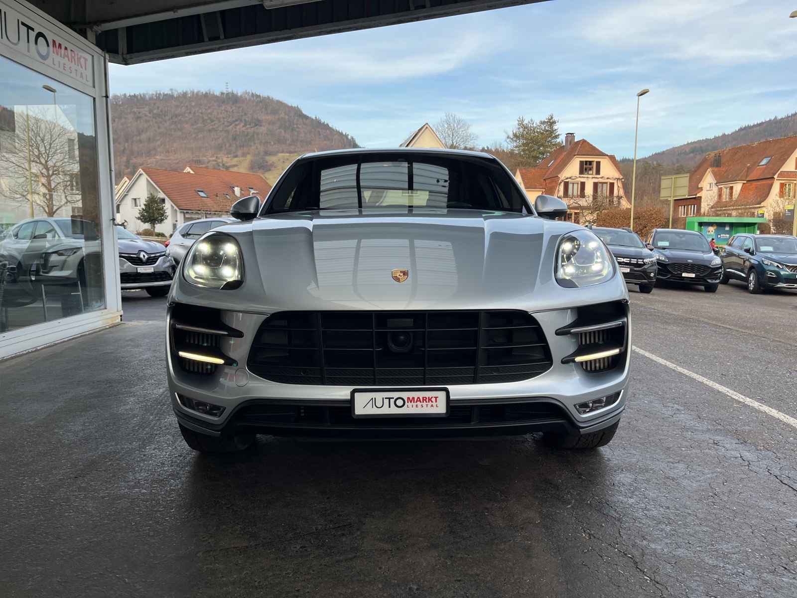 PORSCHE Macan Turbo PDK-image-5