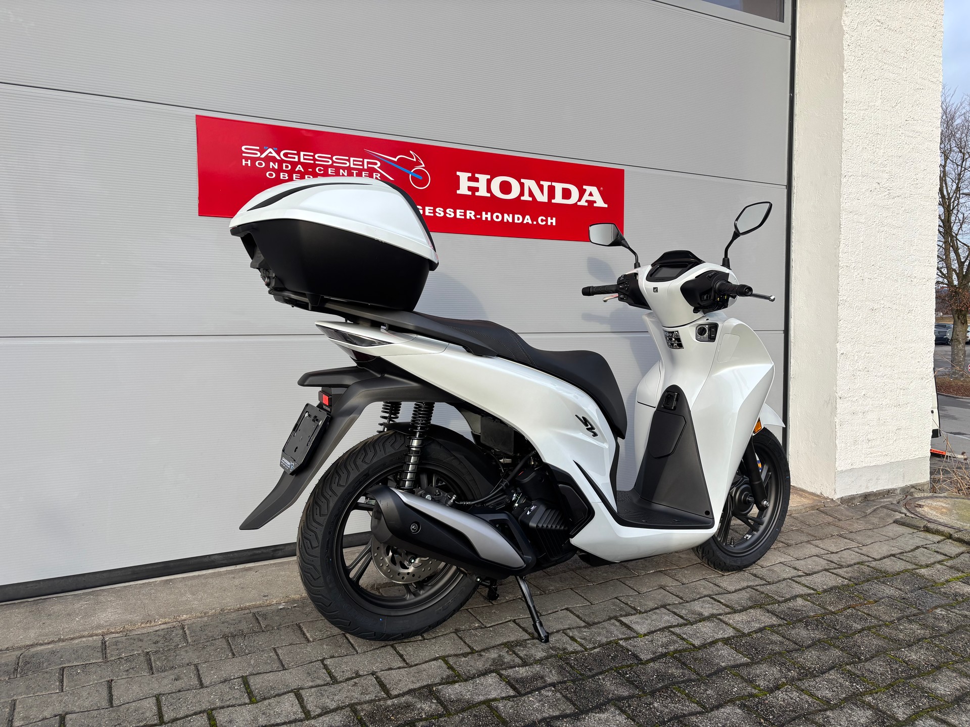 HONDA SH 125 +-showroom-element-1