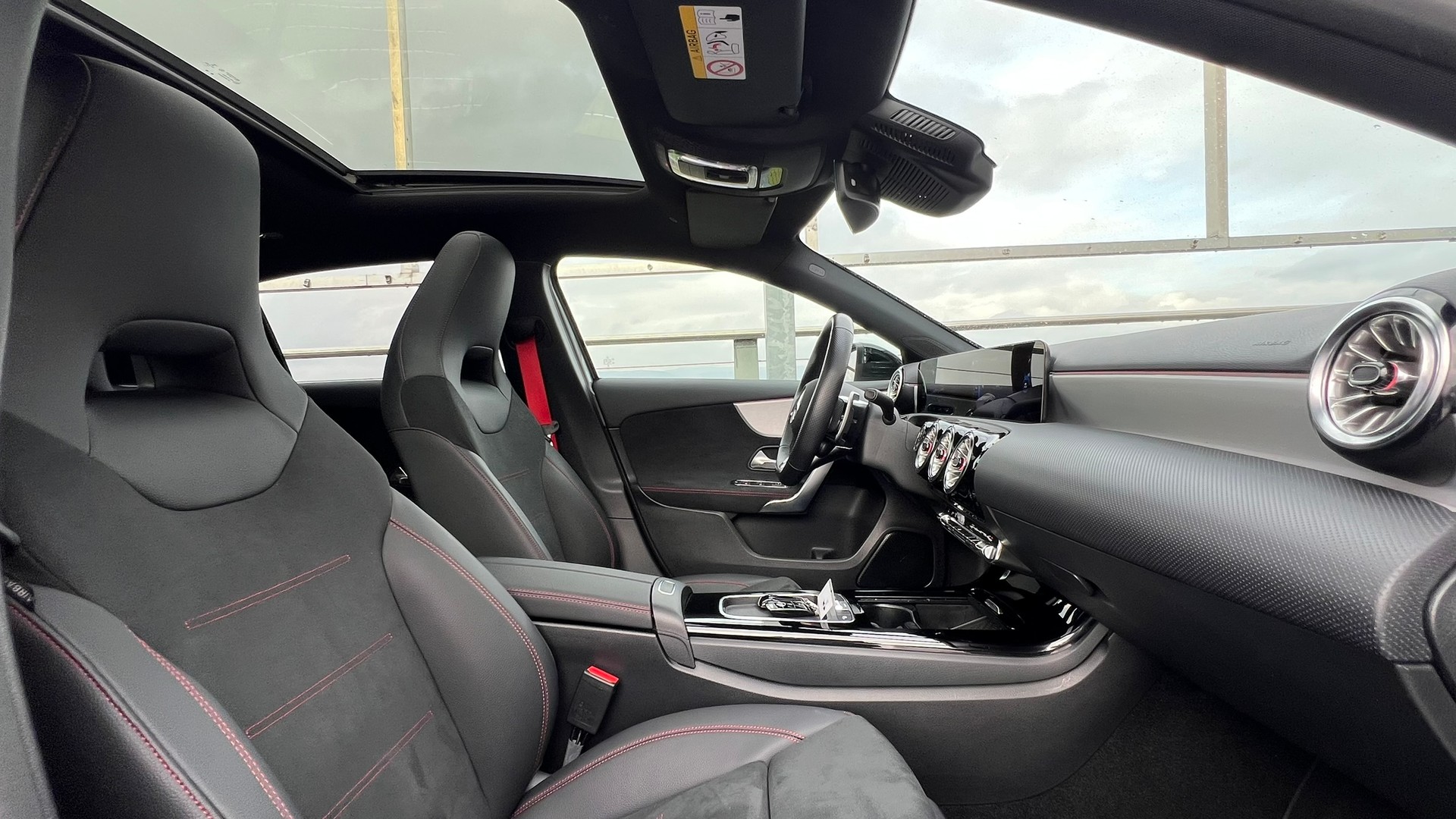 MERCEDES-BENZ AMG 35 4MATIC BLACK ll AERODYNAMIK 8G-DCT l 306 PS-image-25