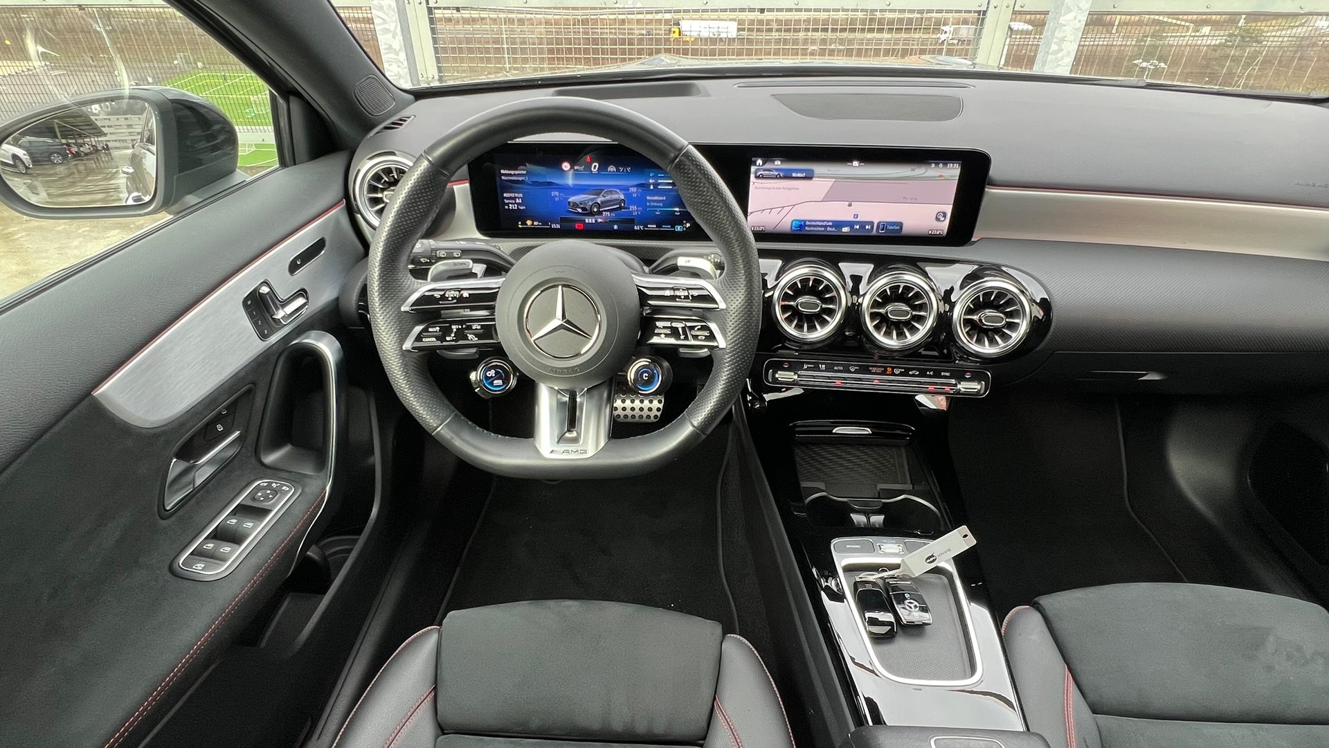 MERCEDES-BENZ AMG 35 4MATIC BLACK ll AERODYNAMIK 8G-DCT l 306 PS-image-21