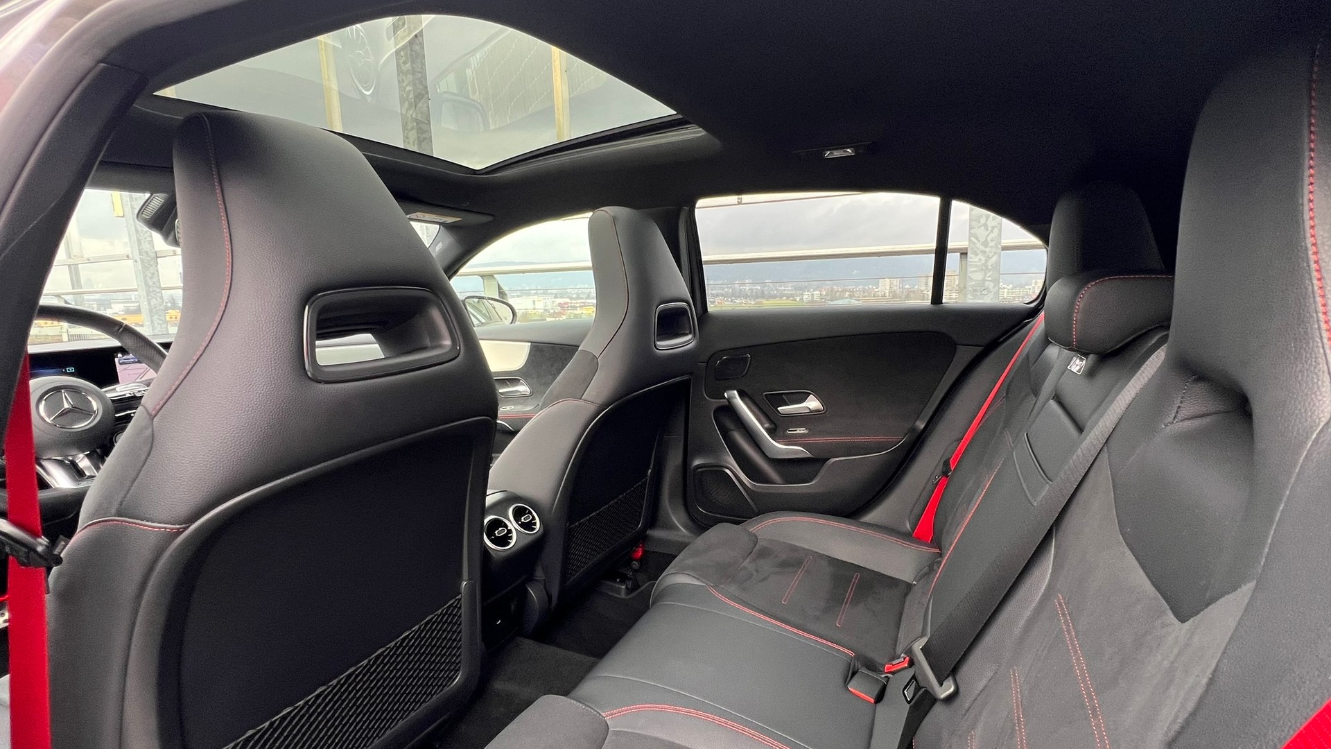 MERCEDES-BENZ AMG 35 4MATIC BLACK ll AERODYNAMIK 8G-DCT l 306 PS-image-28