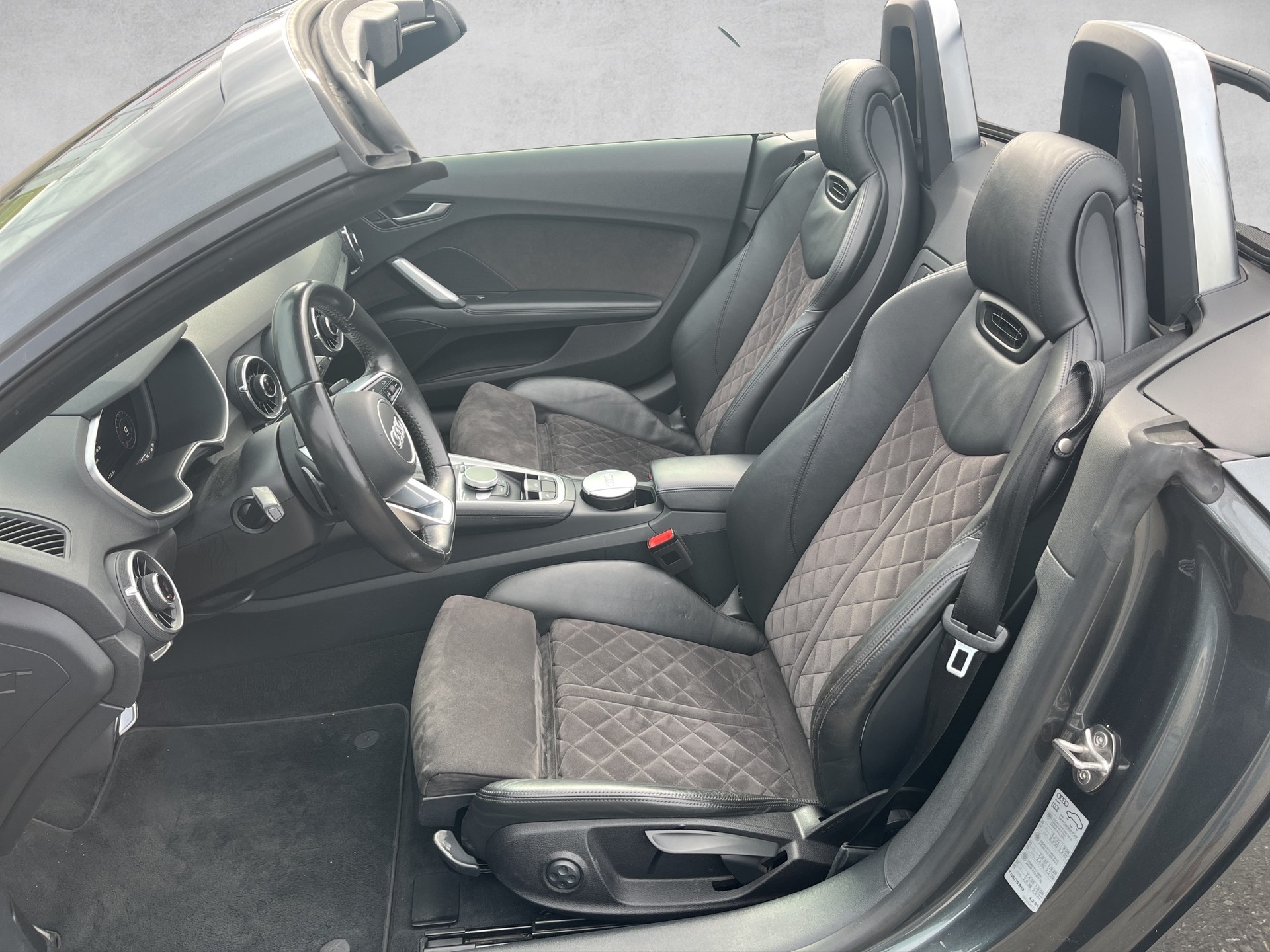 AUDI TT Roadster 2.0 TFSI quattro S-tronic-image-7