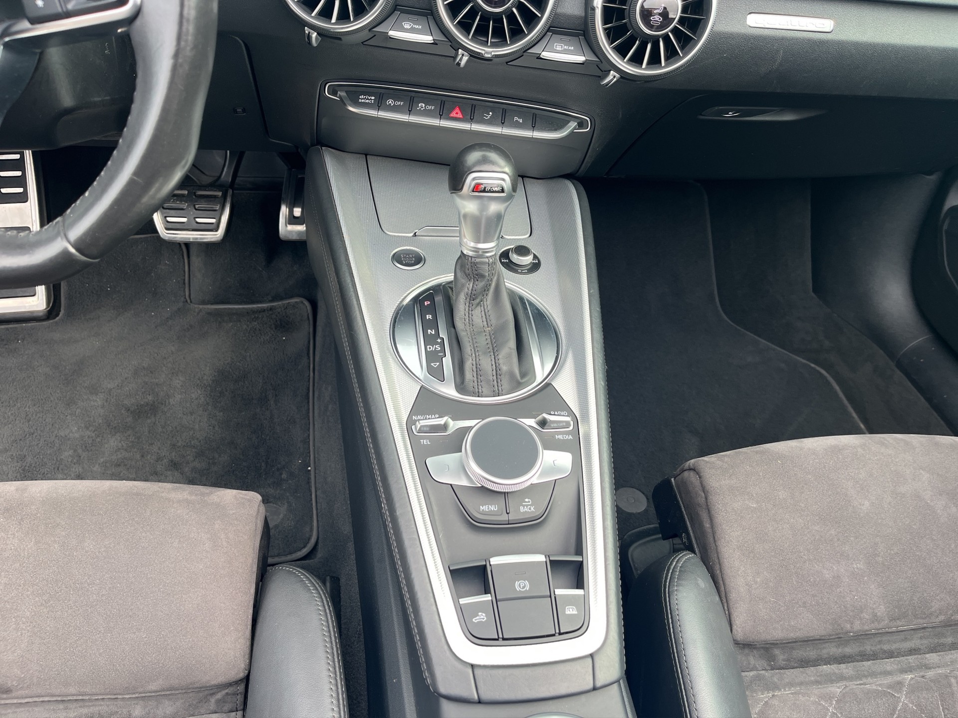 AUDI TT Roadster 2.0 TFSI quattro S-tronic-image-13