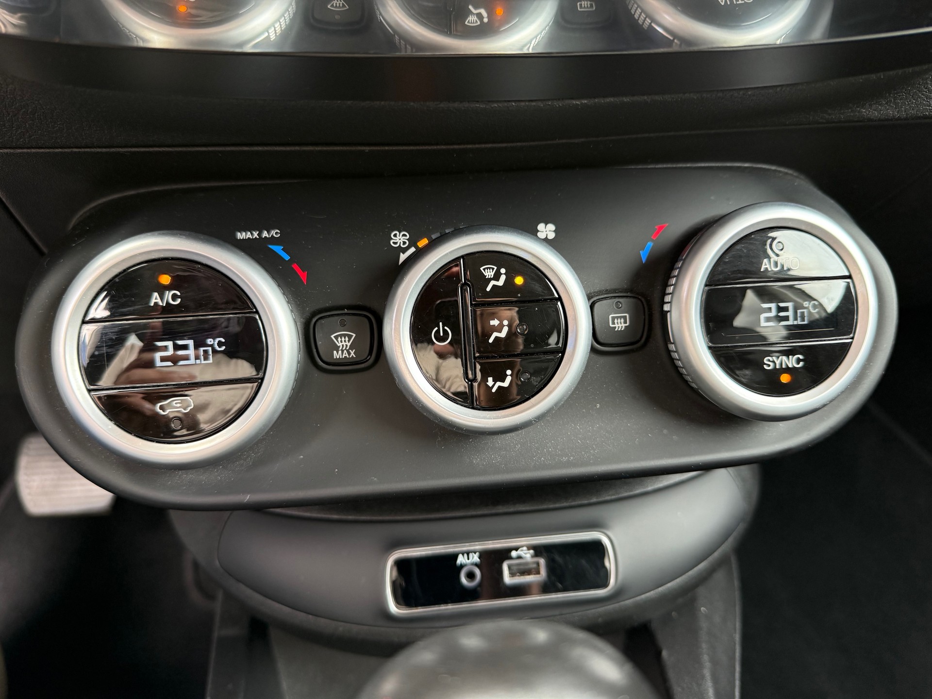 FIAT 500X 2.0 MJ Cross 4x4 Automatic-image-12
