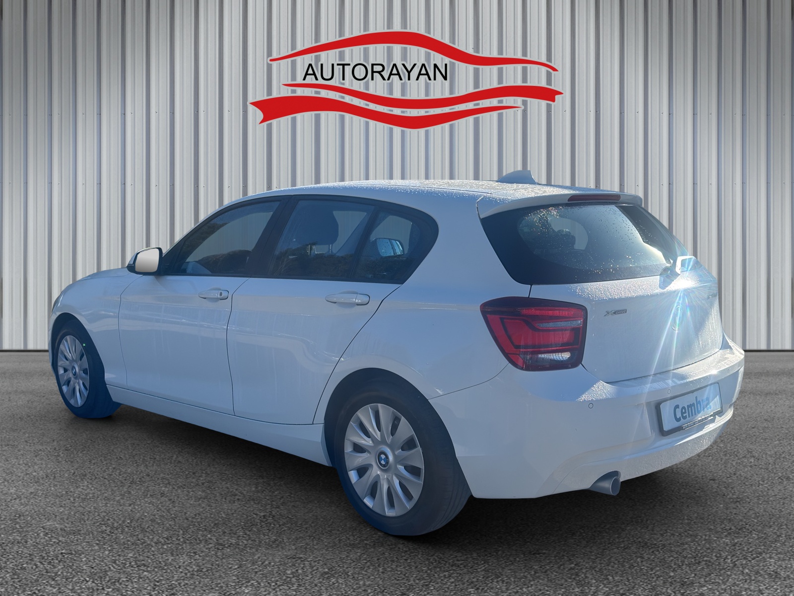 BMW 120d xDrive-image-5
