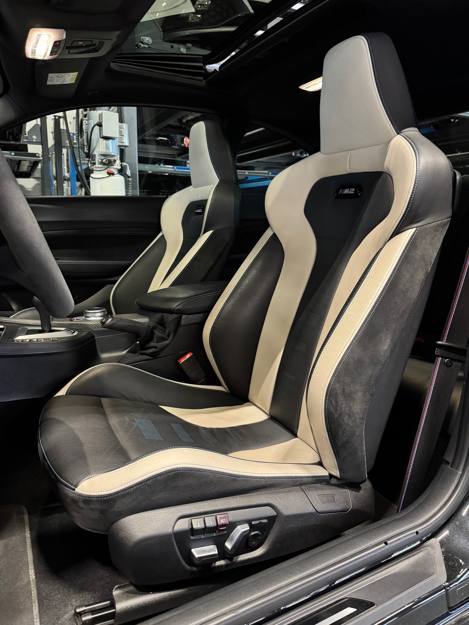 BMW M2 Competition *Spécial Edition 1/120 ex*-image-9