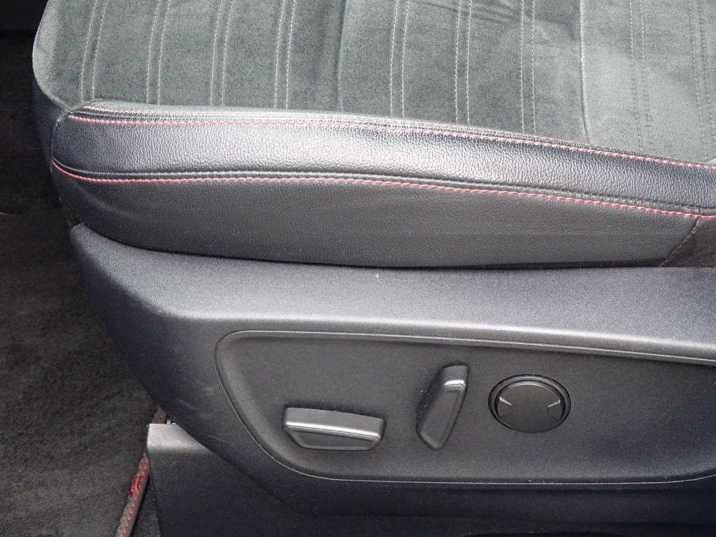 FORD Kuga 2.5 Hybrid ST-Line X 4x4-image-5