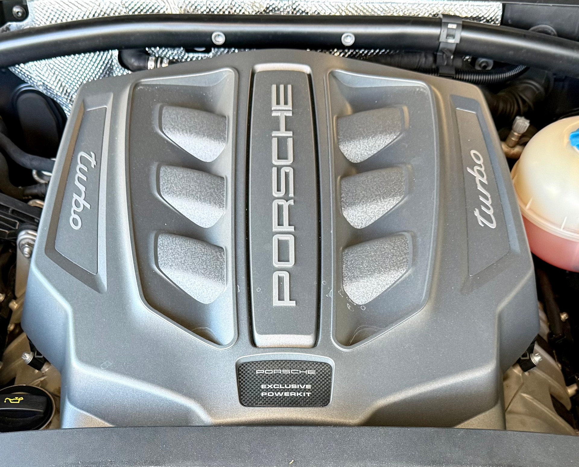 PORSCHE Macan Turbo Performance PDK-image-26