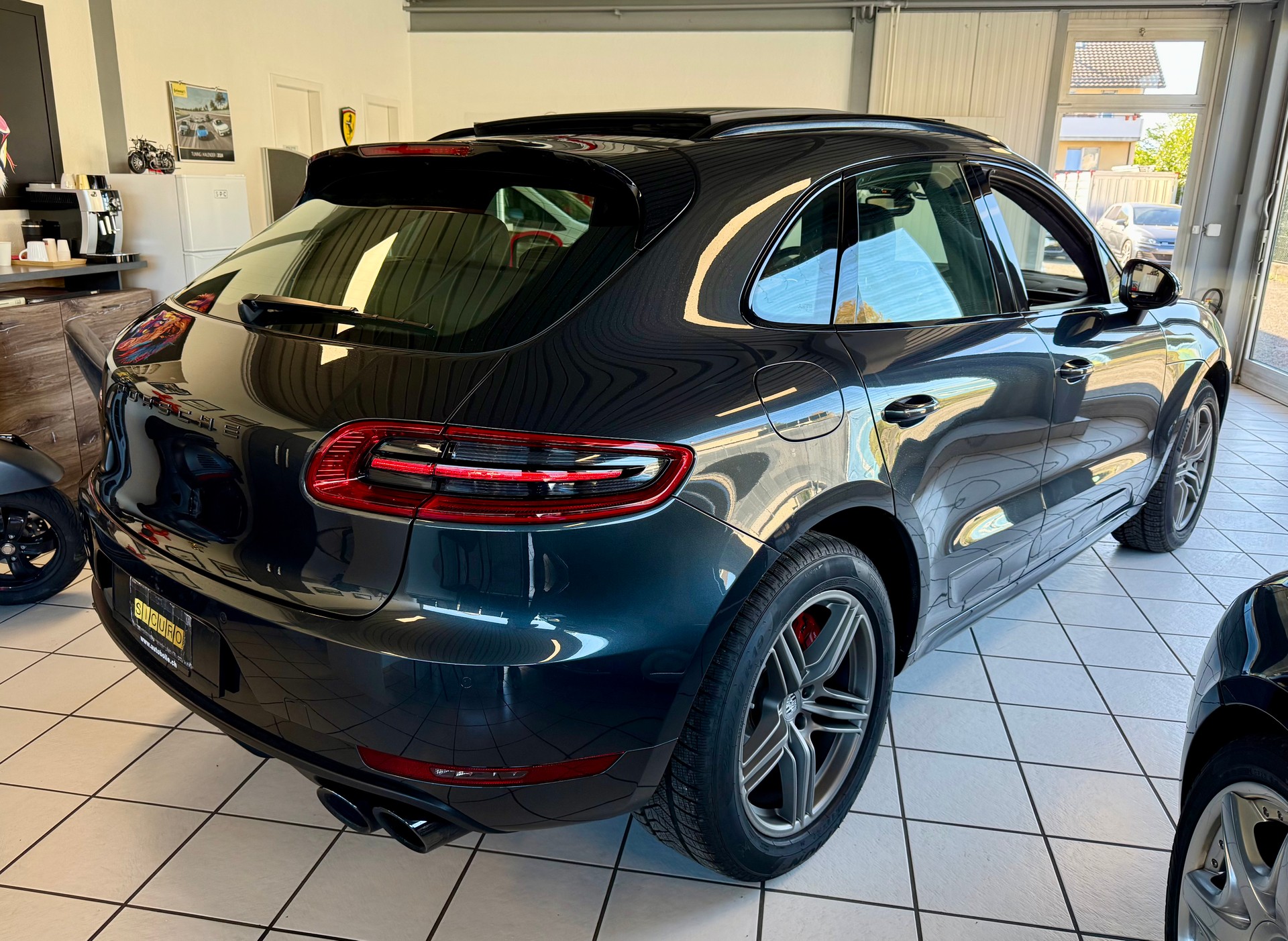 PORSCHE Macan Turbo Performance PDK-image-9
