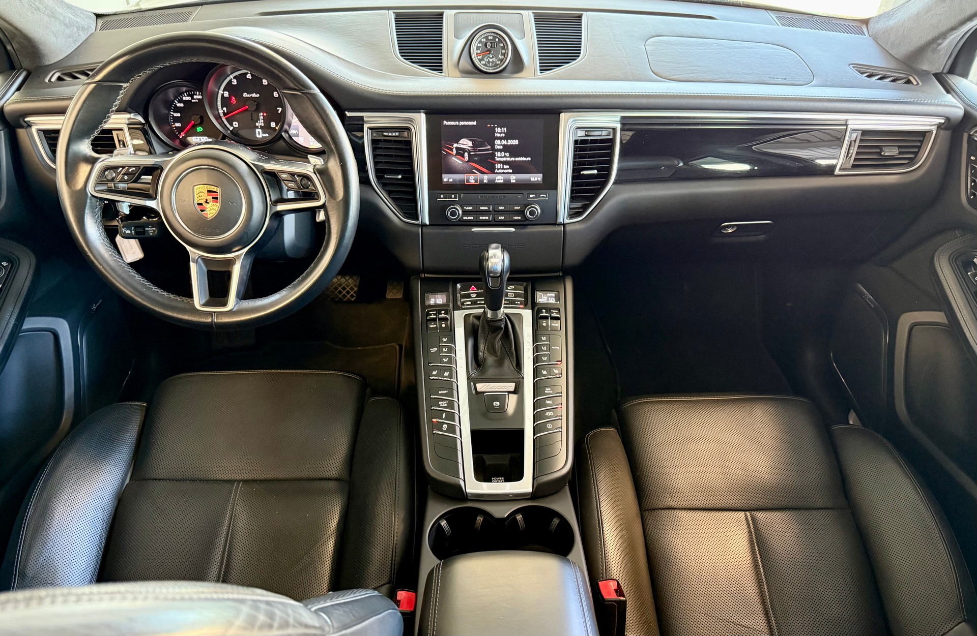 PORSCHE Macan Turbo Performance PDK-image-14
