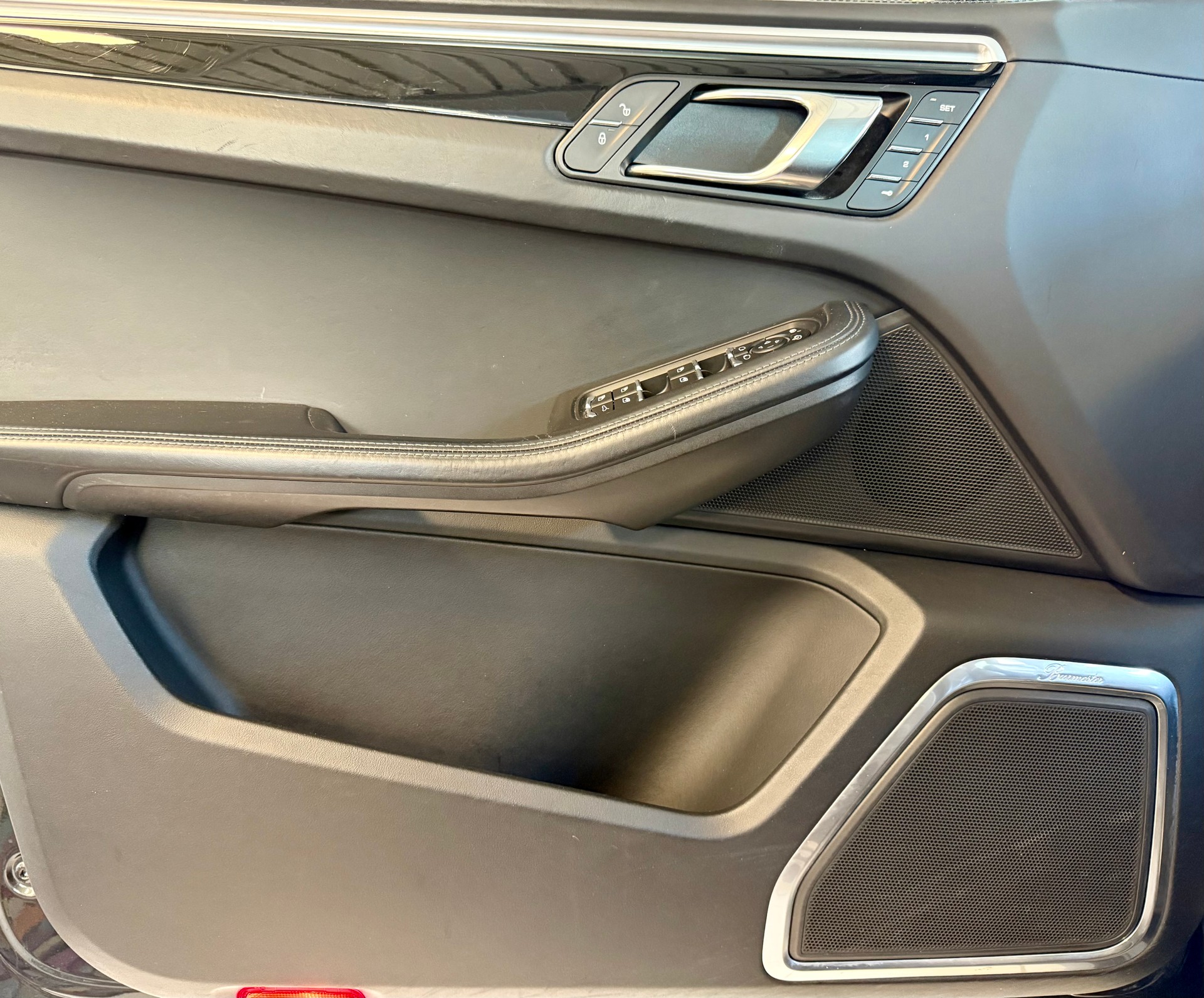 PORSCHE Macan Turbo Performance PDK-image-23