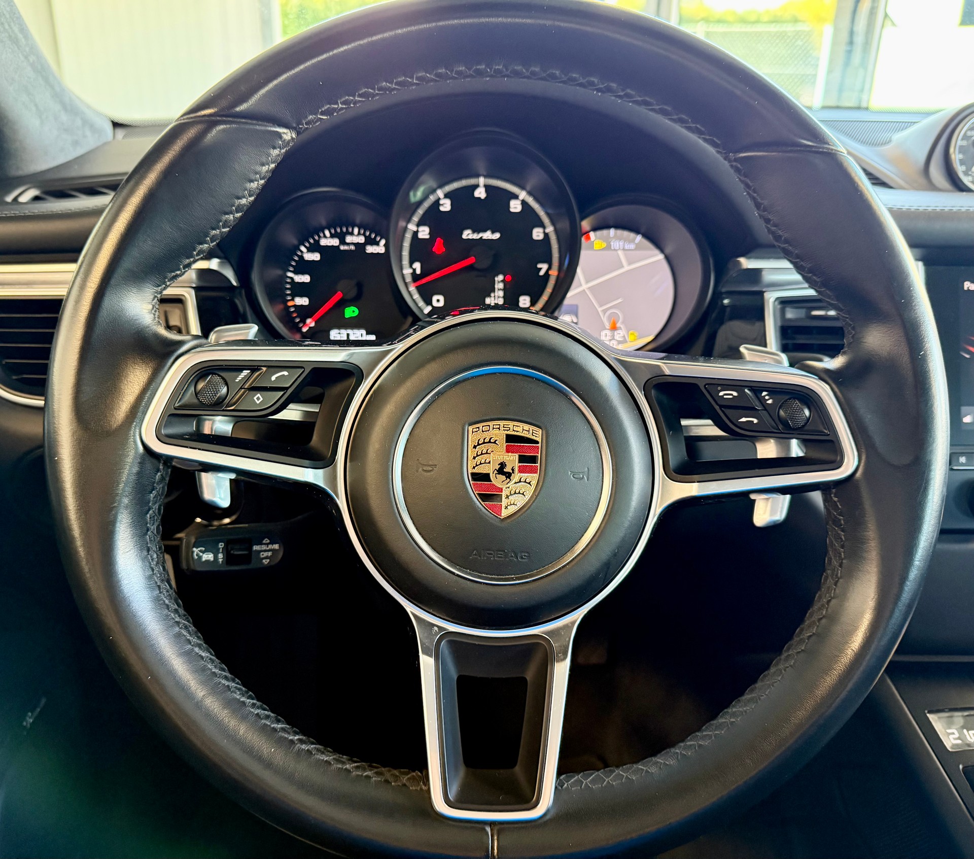 PORSCHE Macan Turbo Performance PDK-image-15