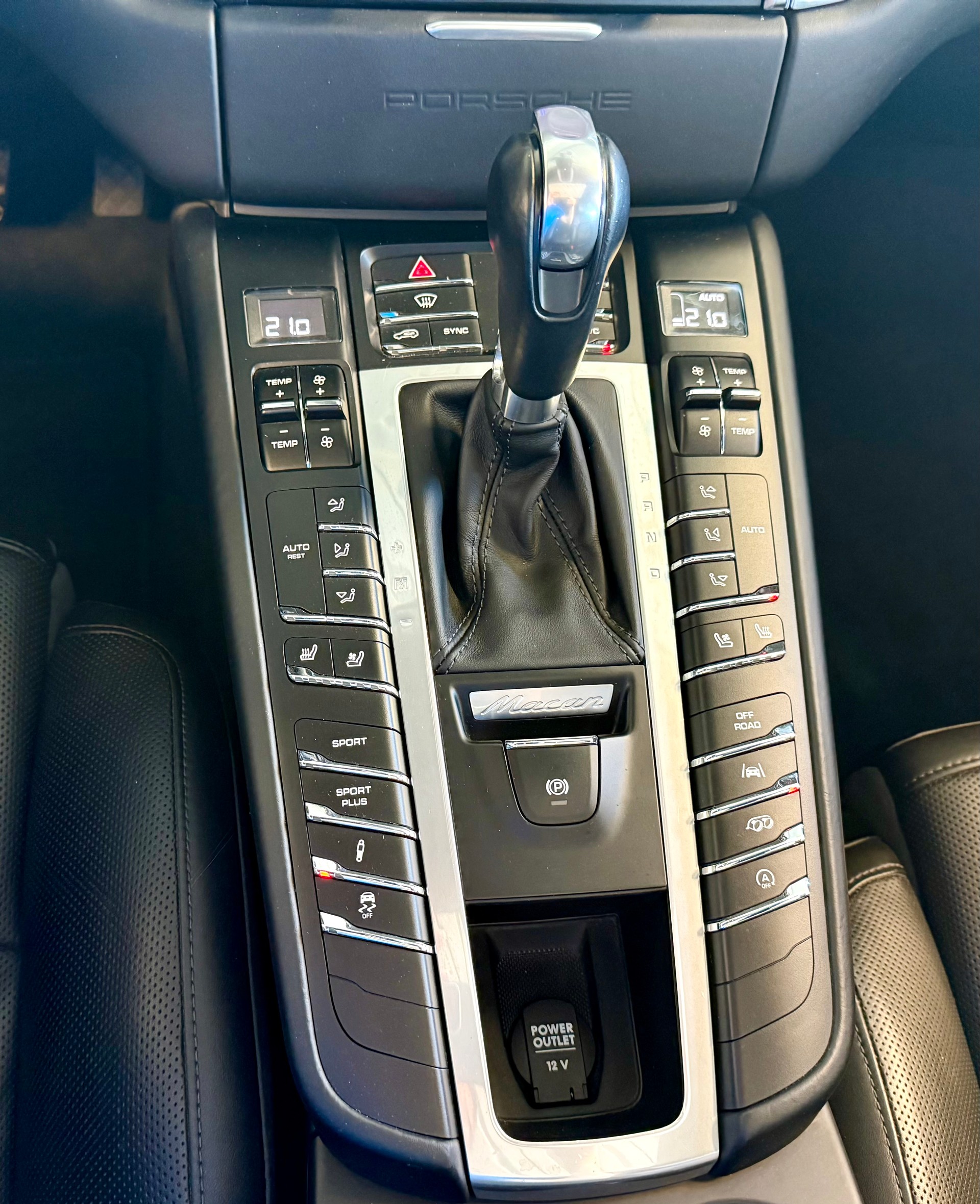 PORSCHE Macan Turbo Performance PDK-image-20