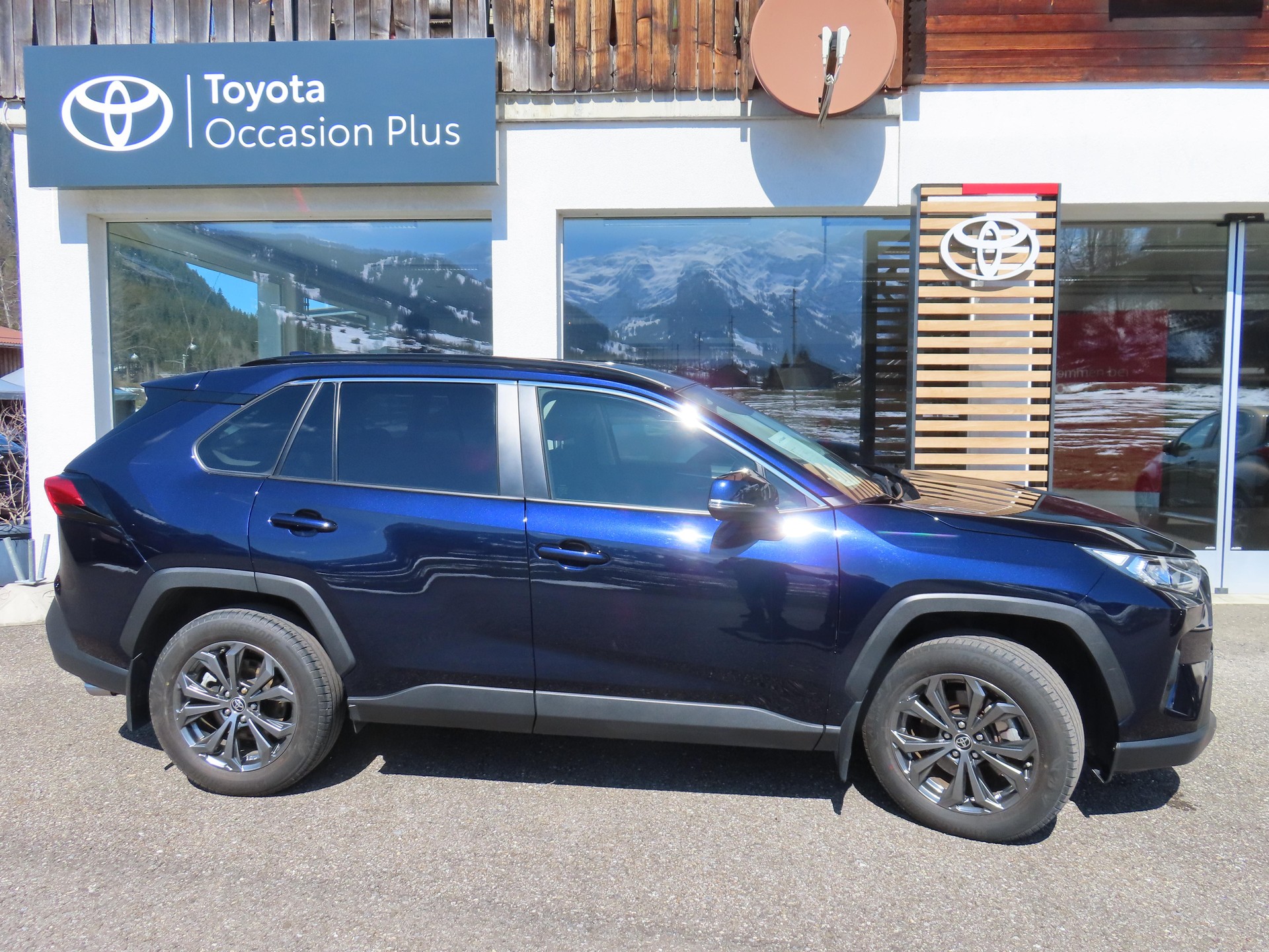 TOYOTA RAV4 2.5 HEV Trend-showroom-element-2