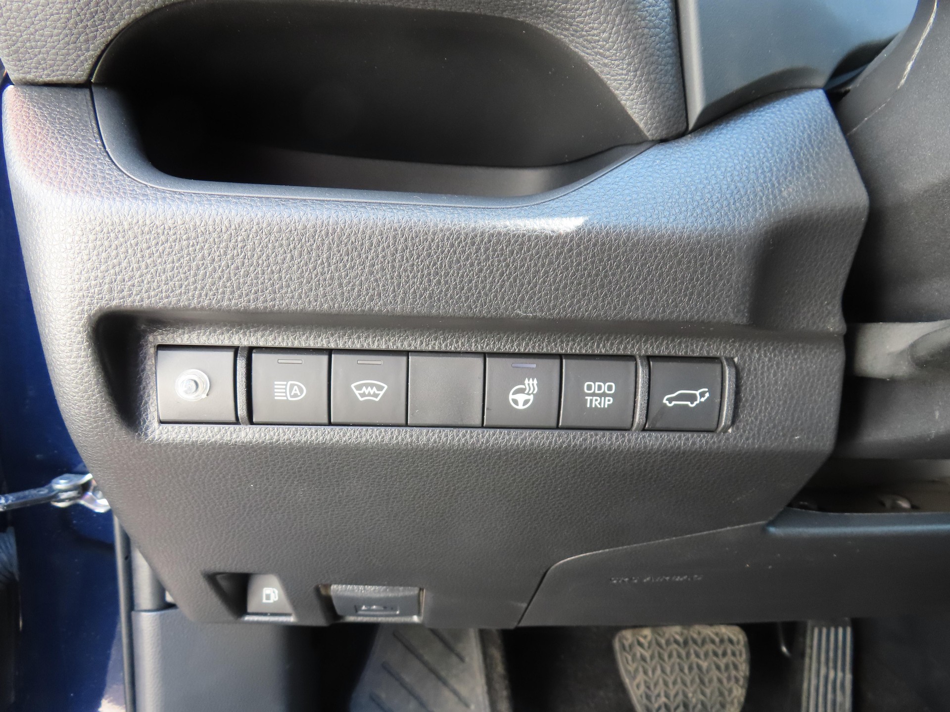 TOYOTA RAV4 2.5 HEV Trend-image-15