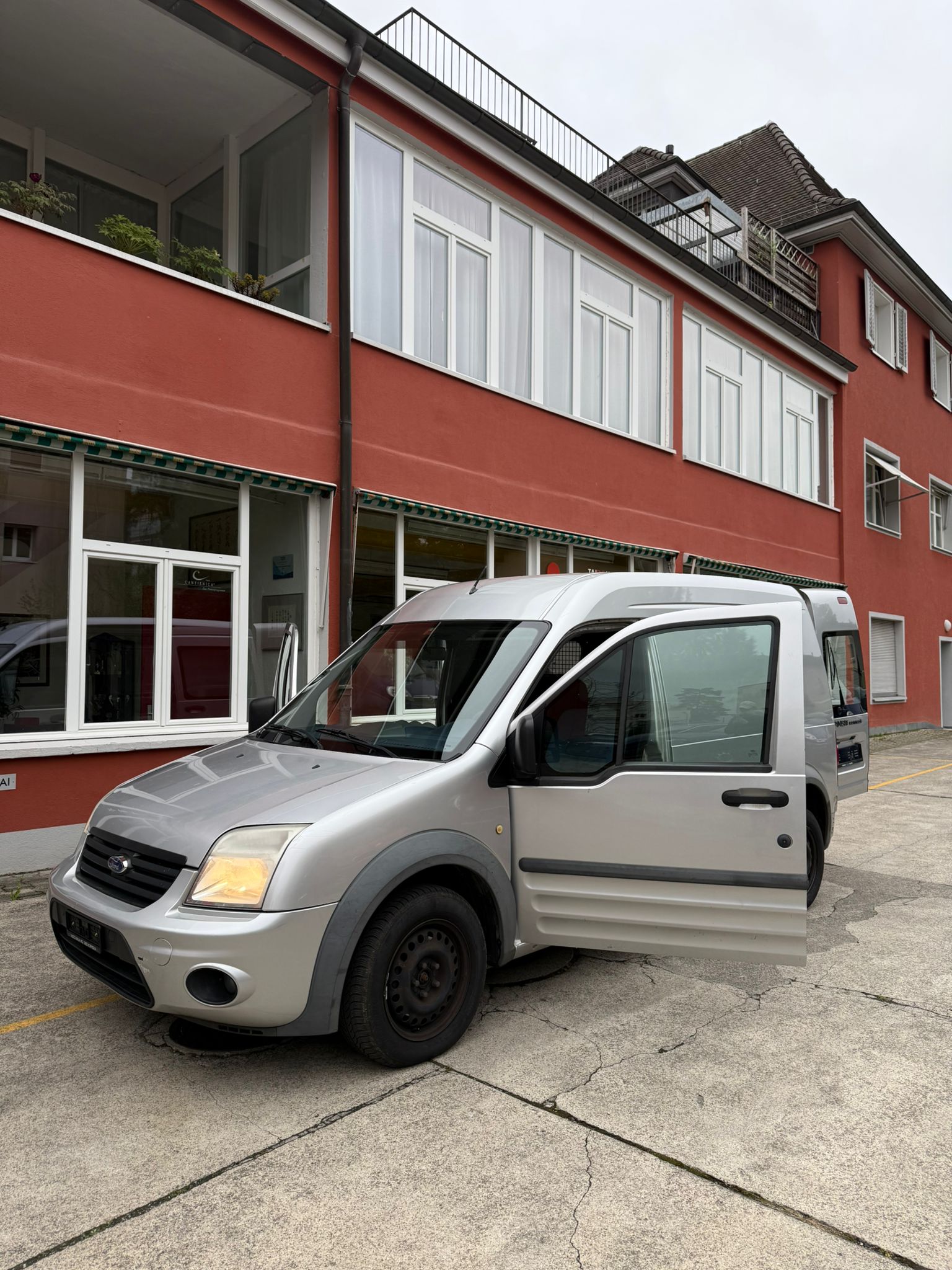 FORD Transit Connect Van T230 1.8 TDCi L Trend-image-0