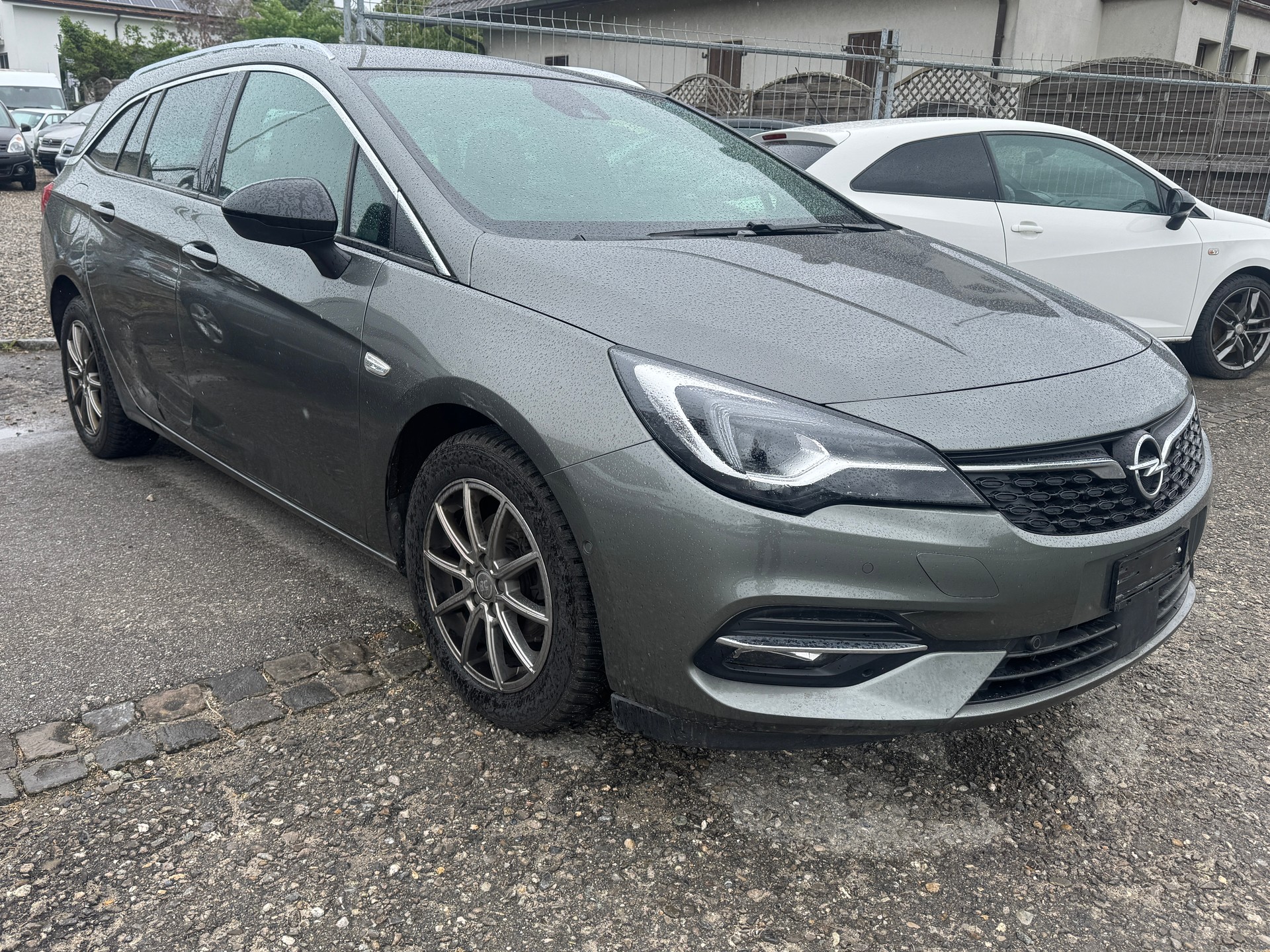 OPEL Astra Sports Tourer 1.4i Turbo Edition-image-1