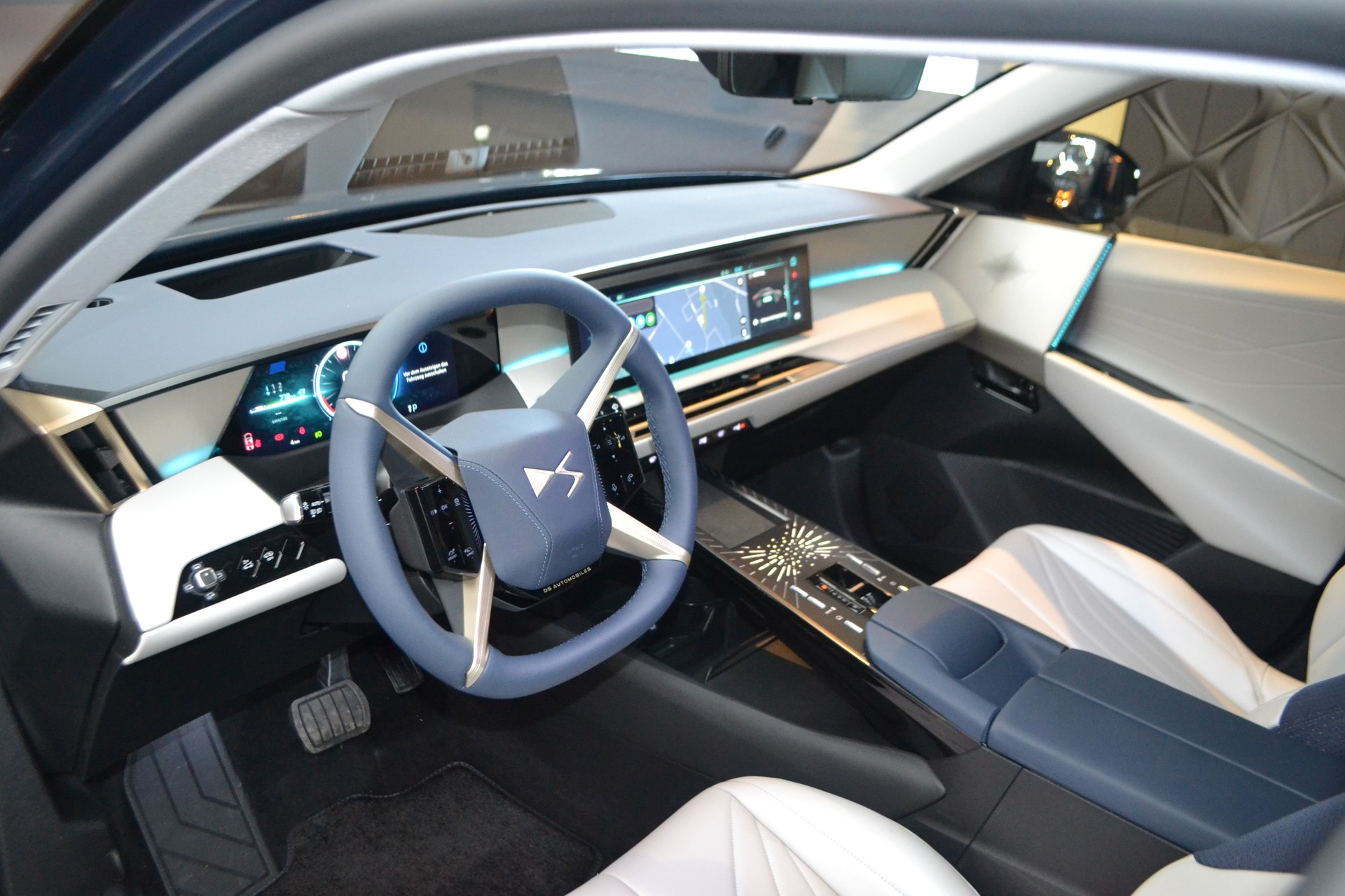 DS AUTOMOBILES No 8 Pallas-image-4