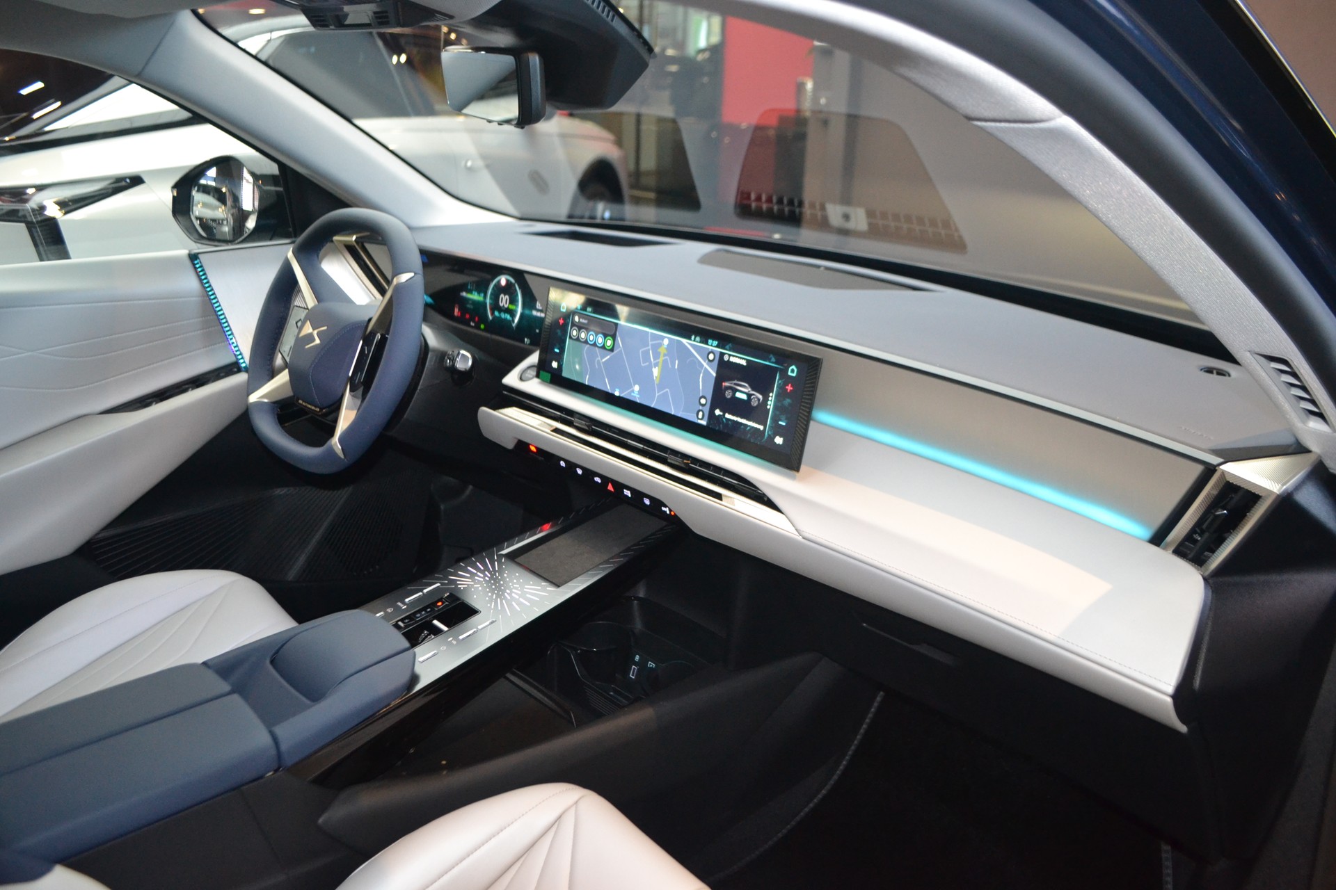 DS AUTOMOBILES No 8 Pallas-image-5
