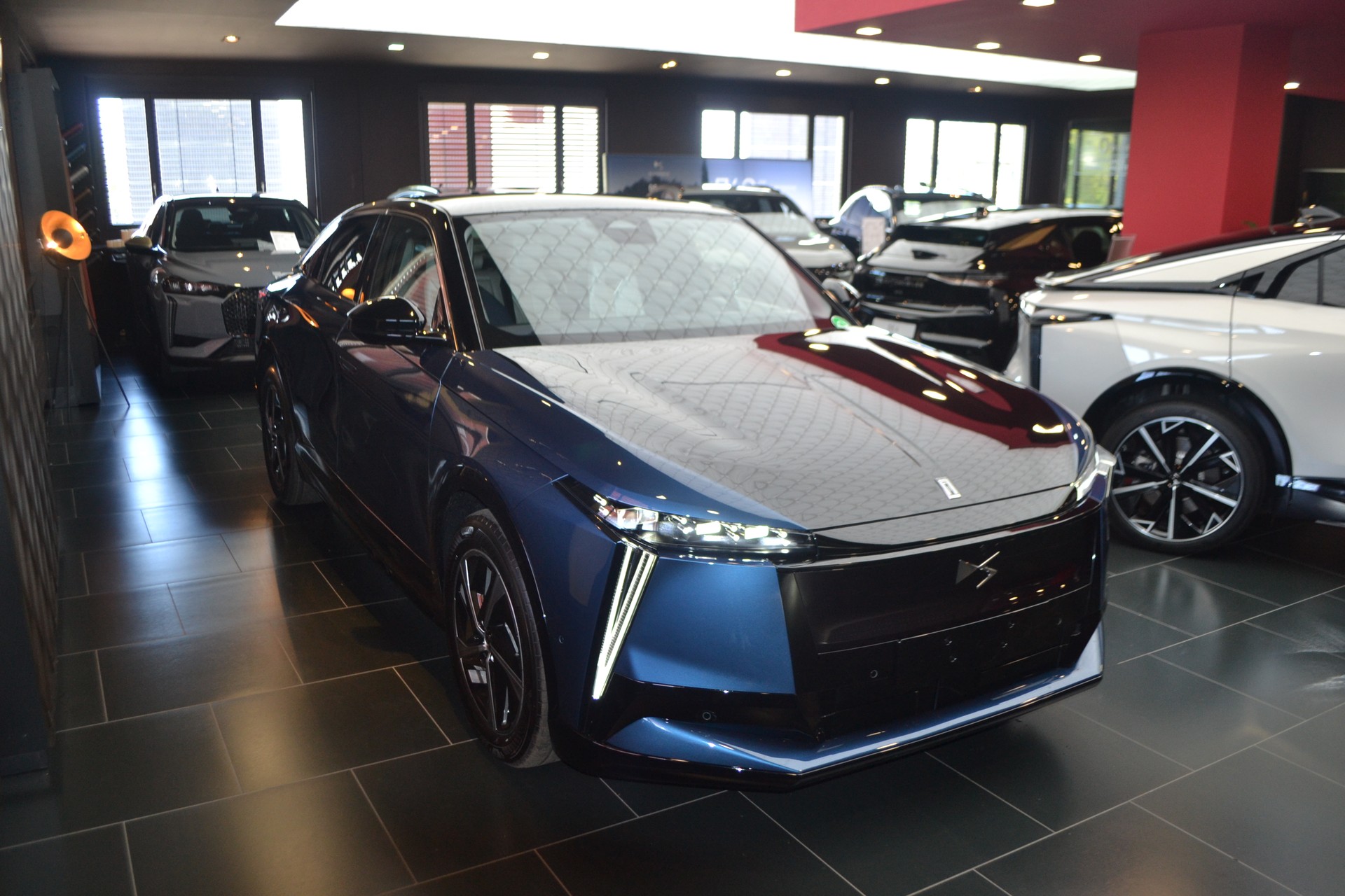 DS AUTOMOBILES No 8 Pallas-image-2