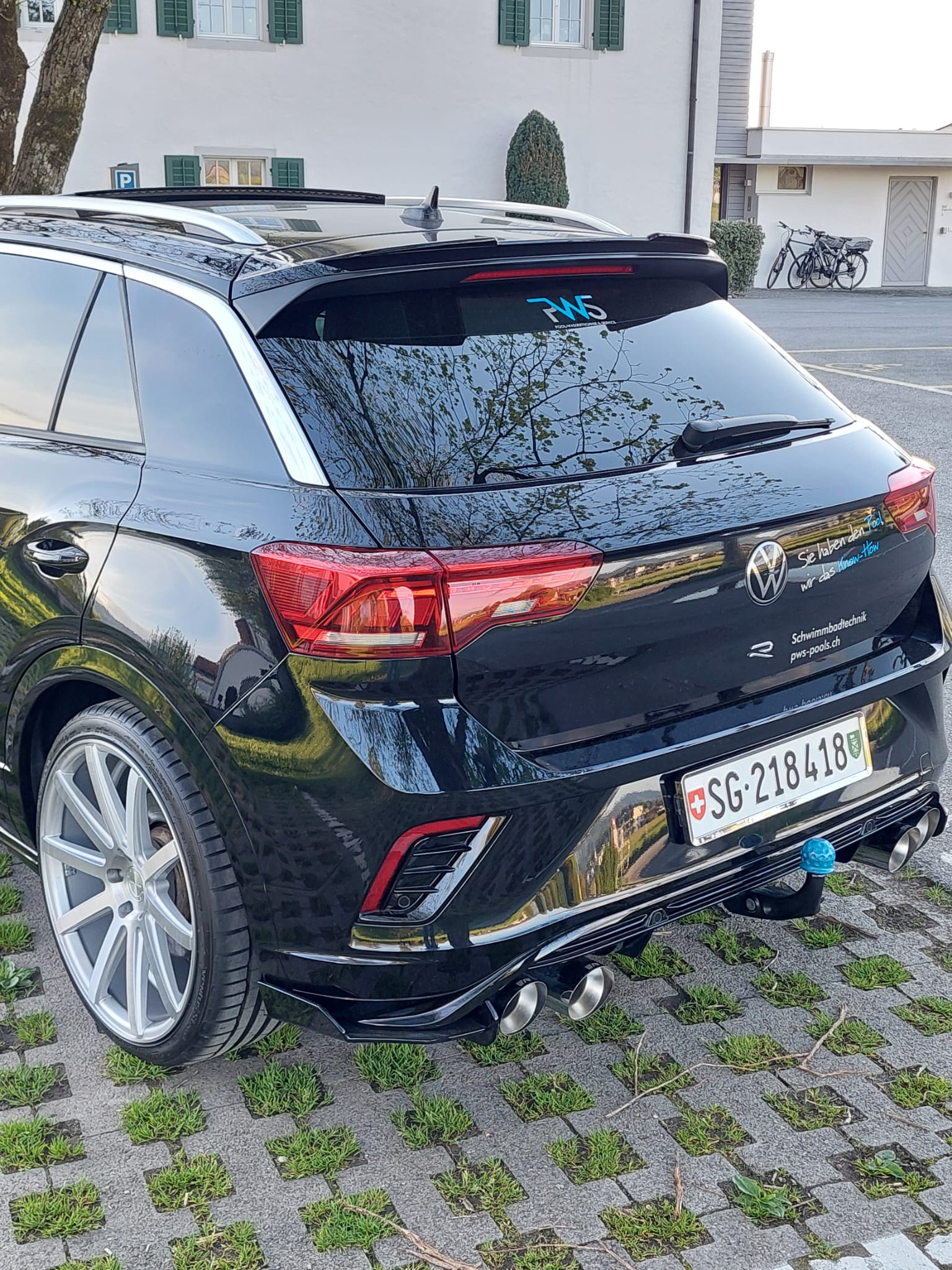 VW T-Roc 2.0 TSI R DSG 4Motion-image-4