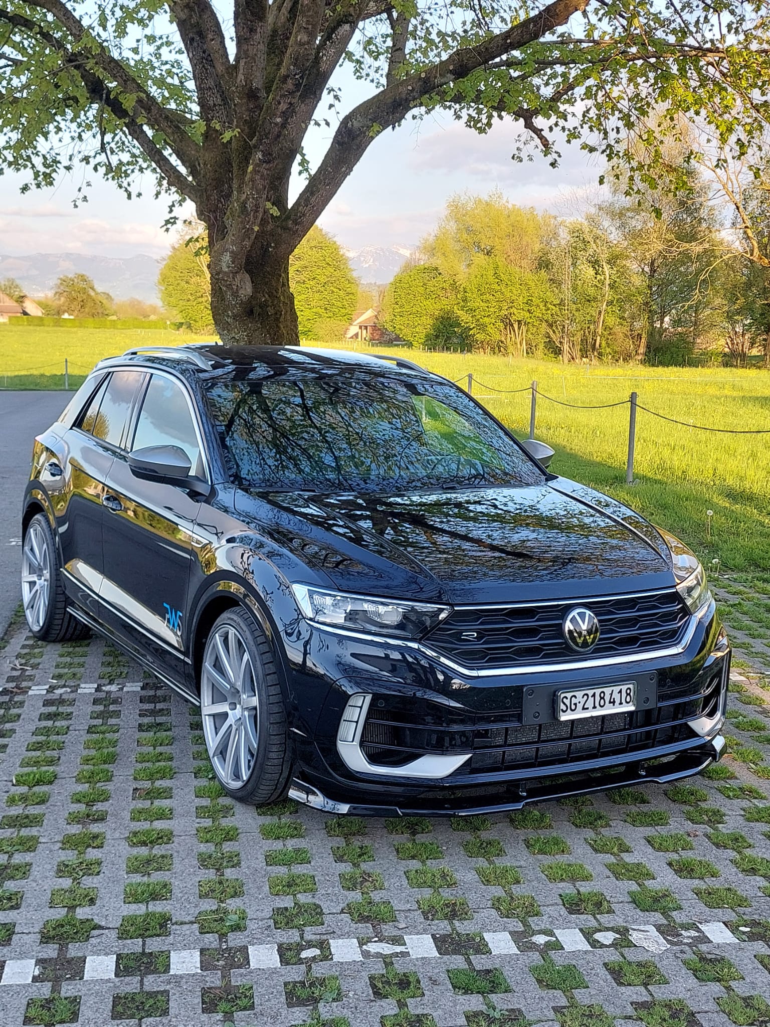 VW T-Roc 2.0 TSI R DSG 4Motion-image-1
