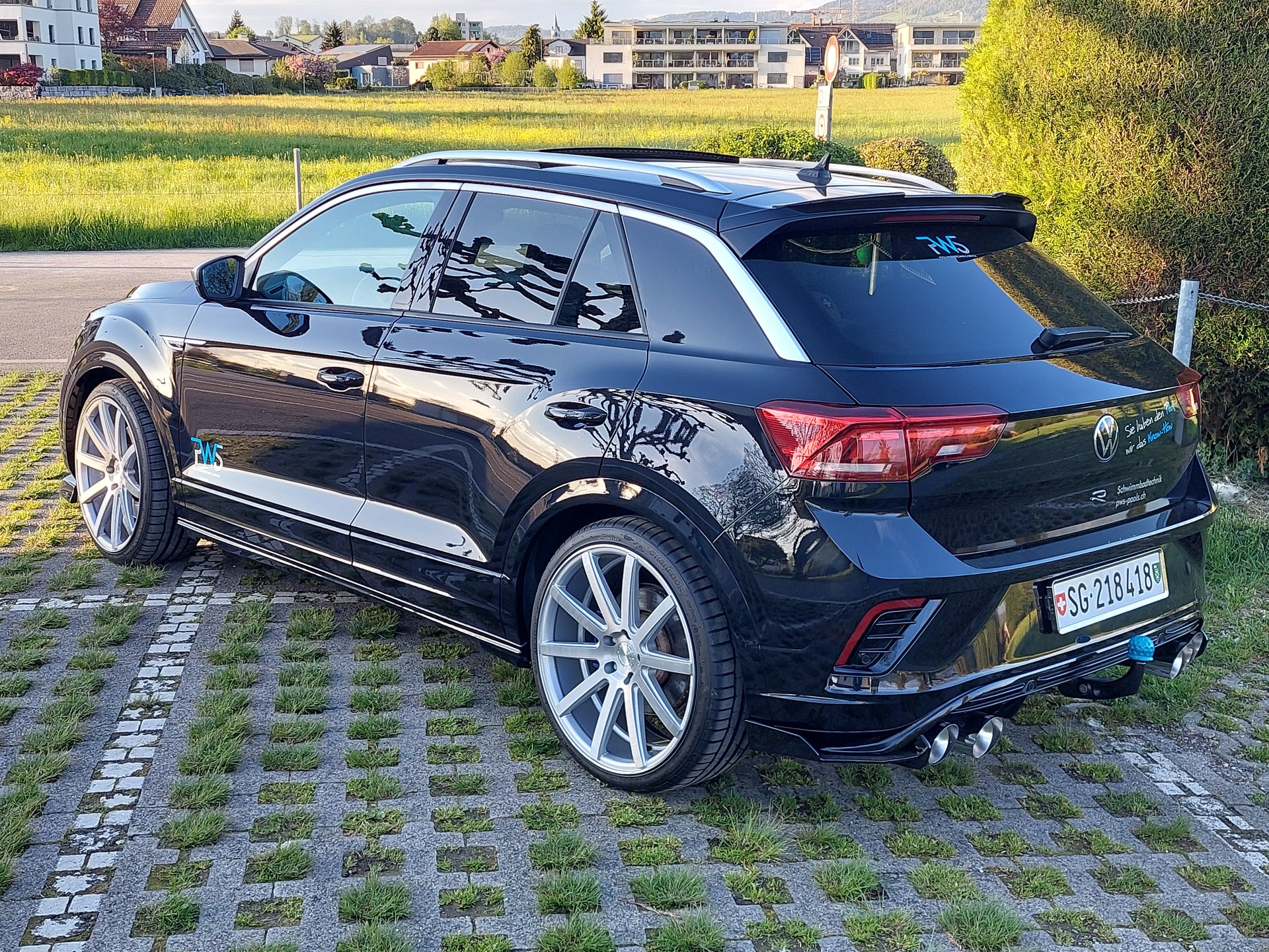 VW T-Roc 2.0 TSI R DSG 4Motion-image-2
