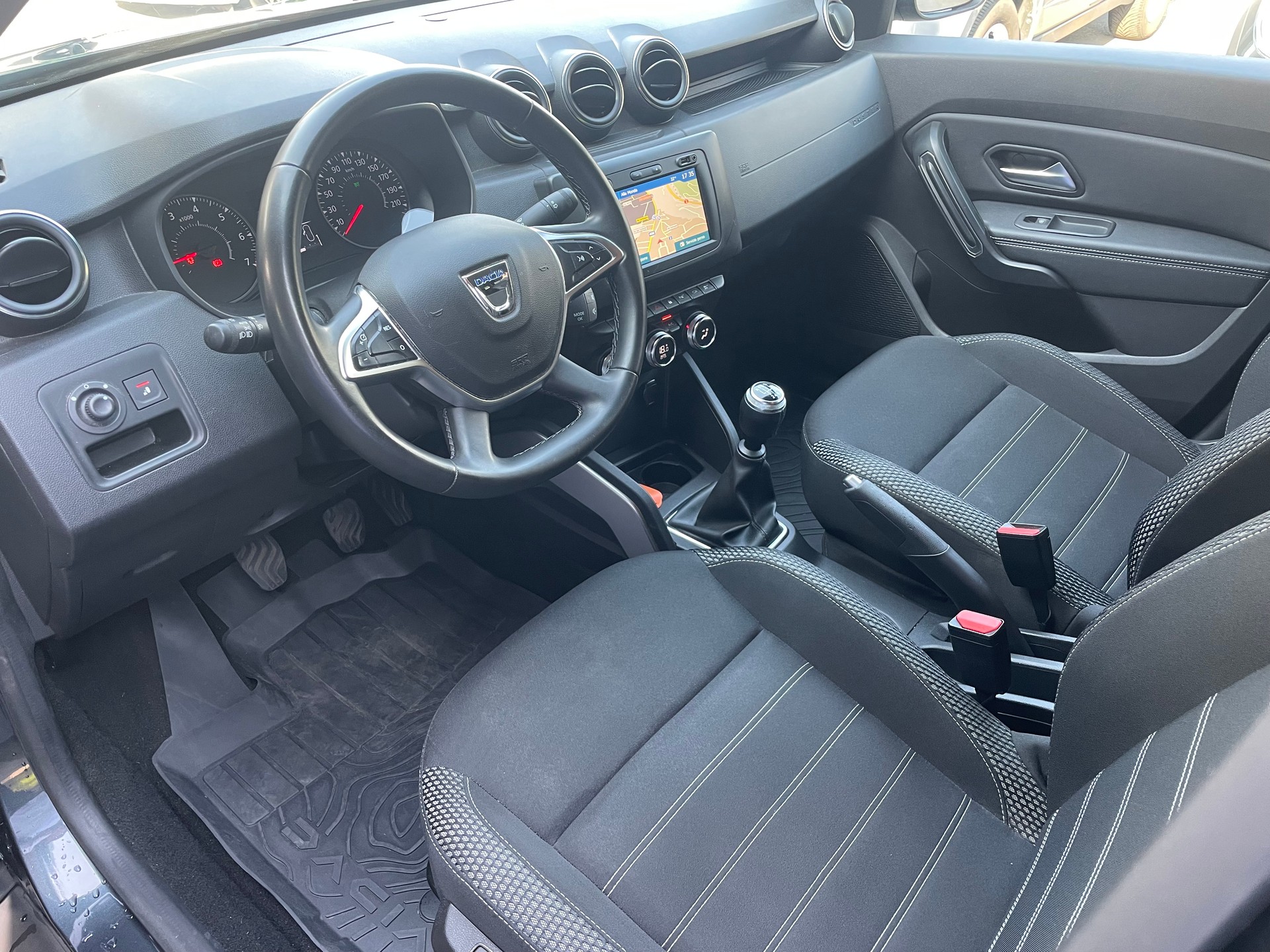 DACIA Duster dCi 115 Prestige 4x4-image-2
