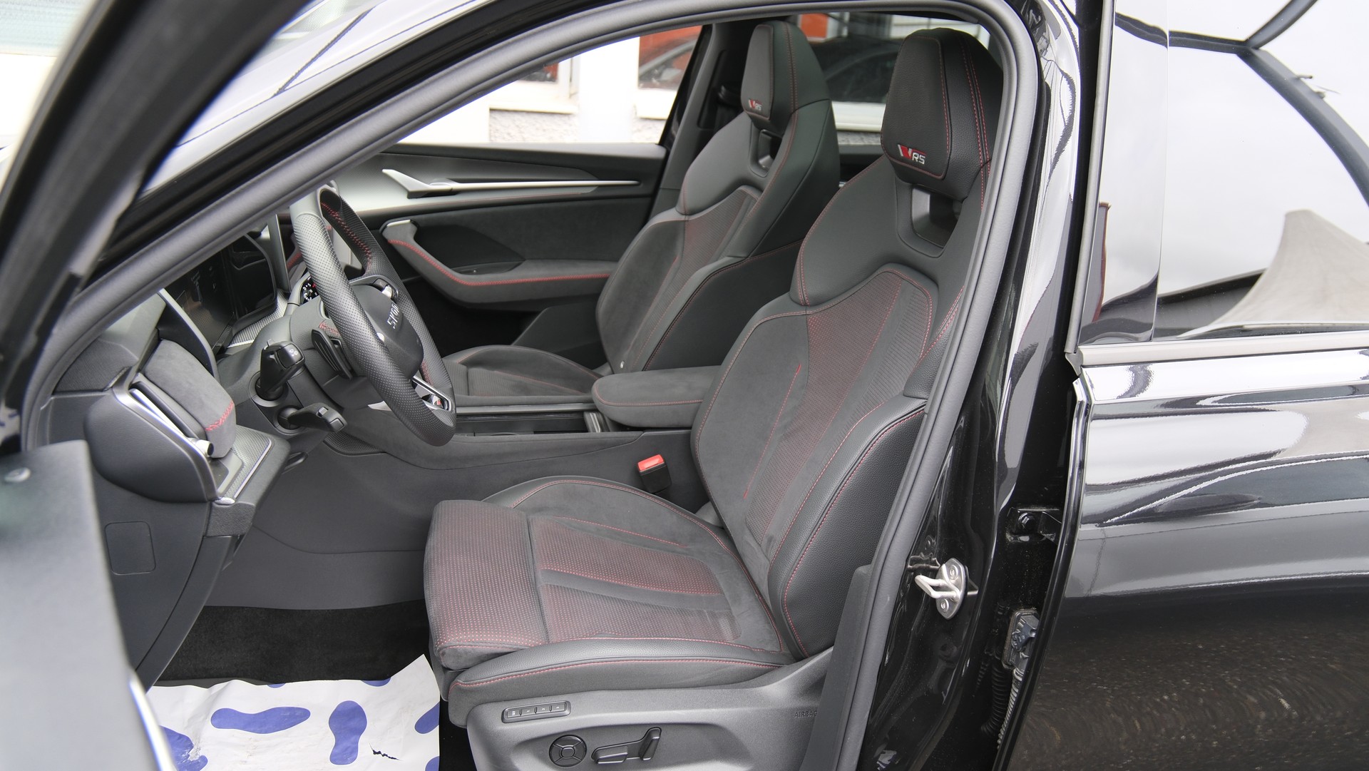 SKODA Kodiaq 2.0 TSI RS 4x4-image-3