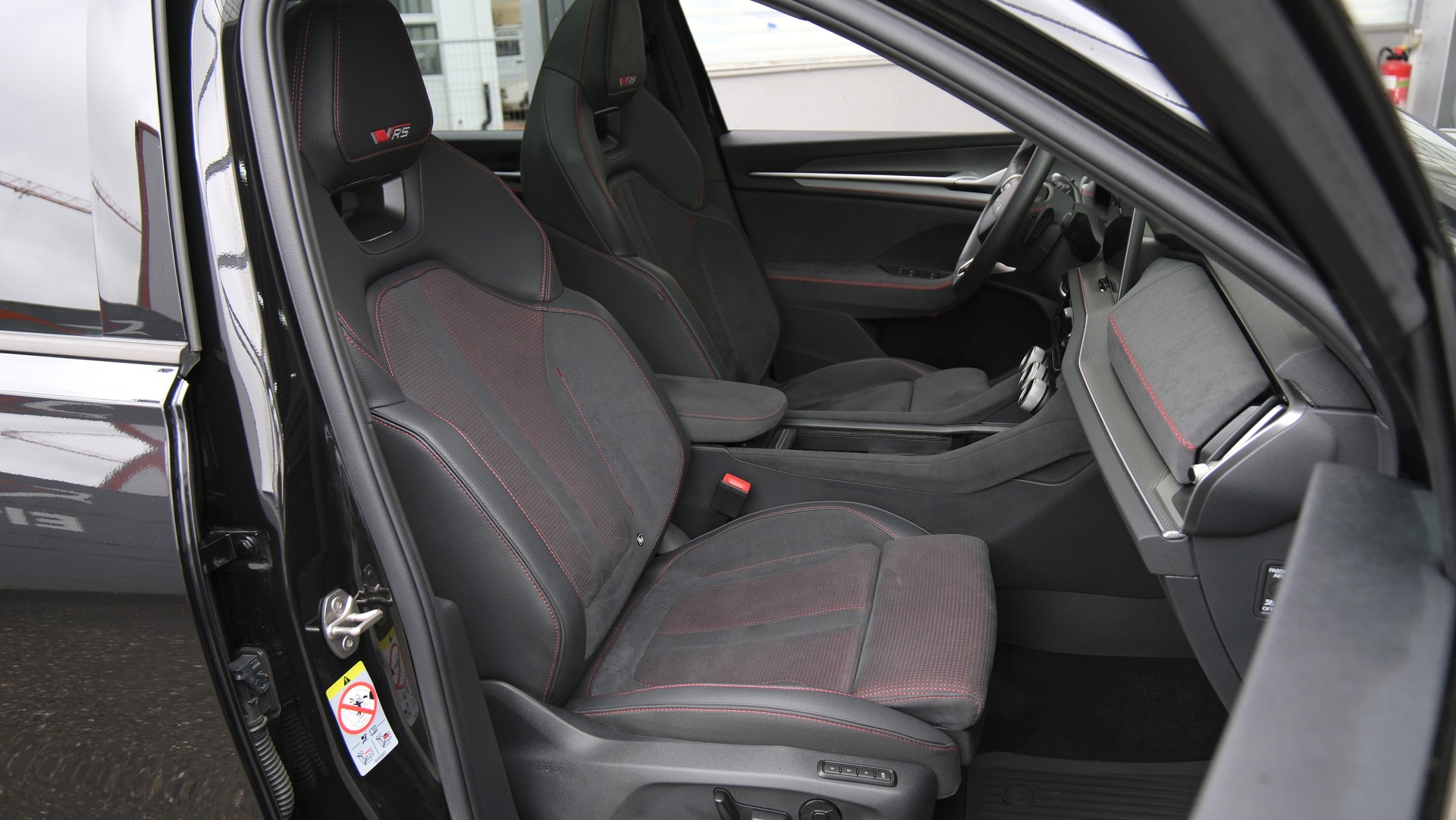 SKODA Kodiaq 2.0 TSI RS 4x4-image-19