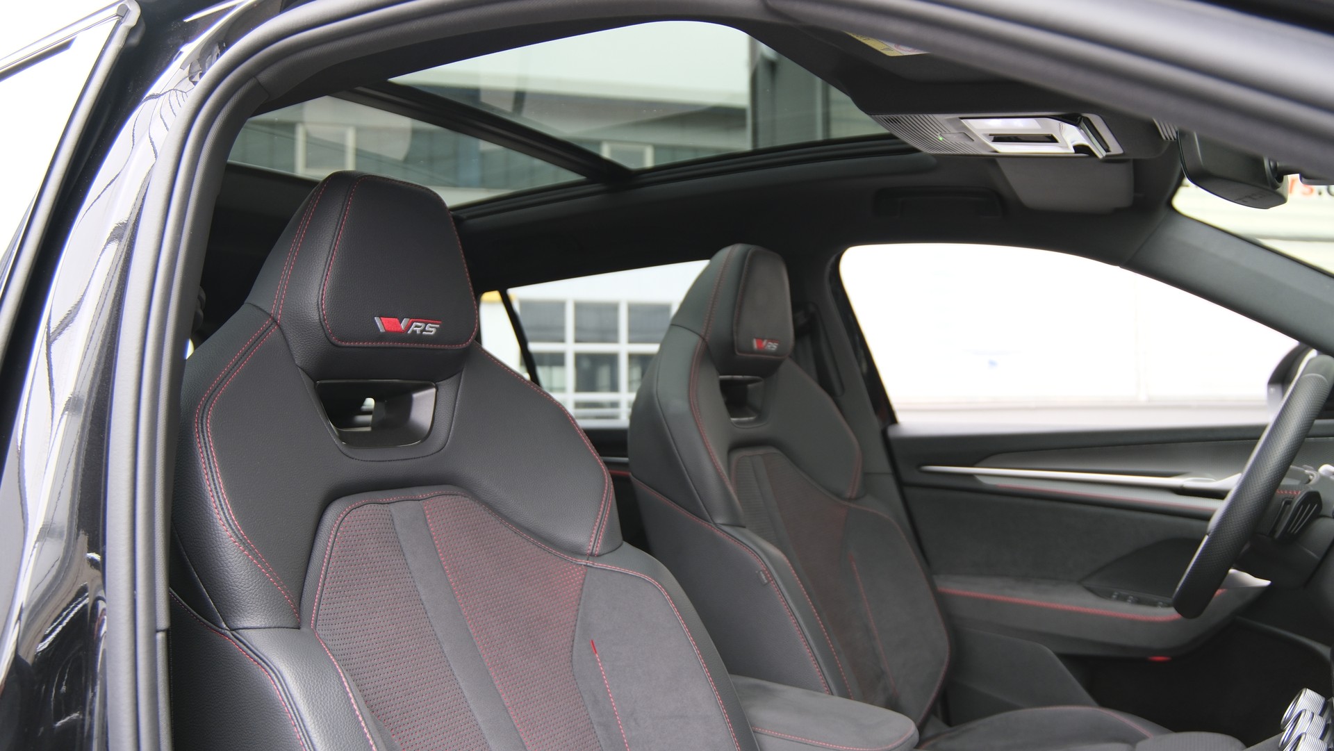 SKODA Kodiaq 2.0 TSI RS 4x4-image-12